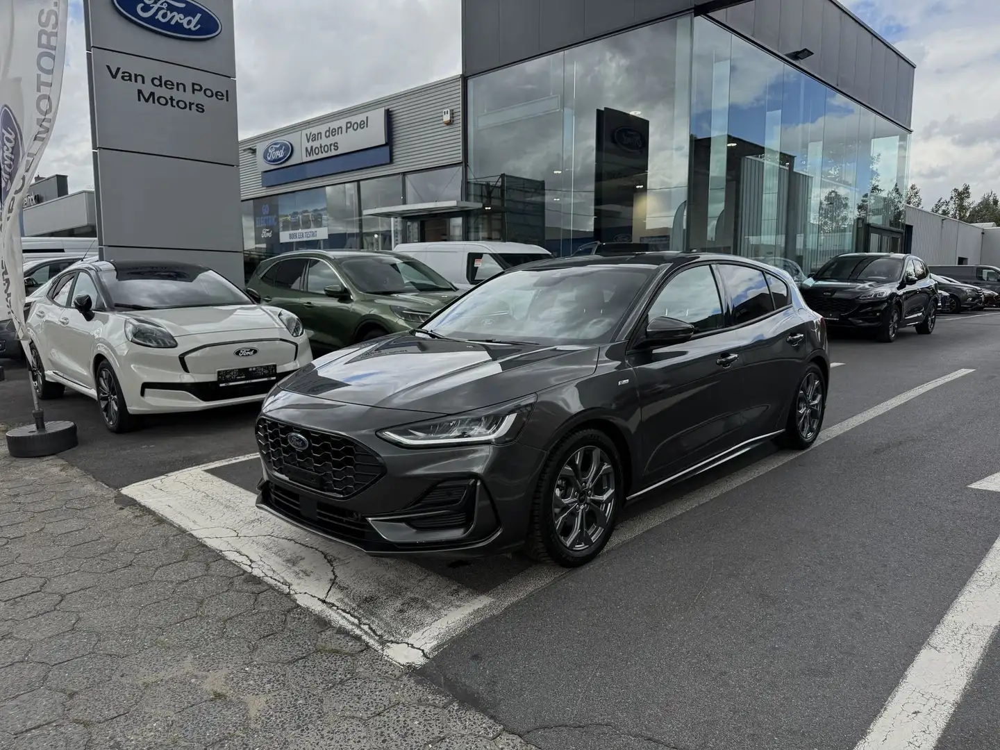 Ford Focus EcoBoost mHEV ST-Line Gris - 1