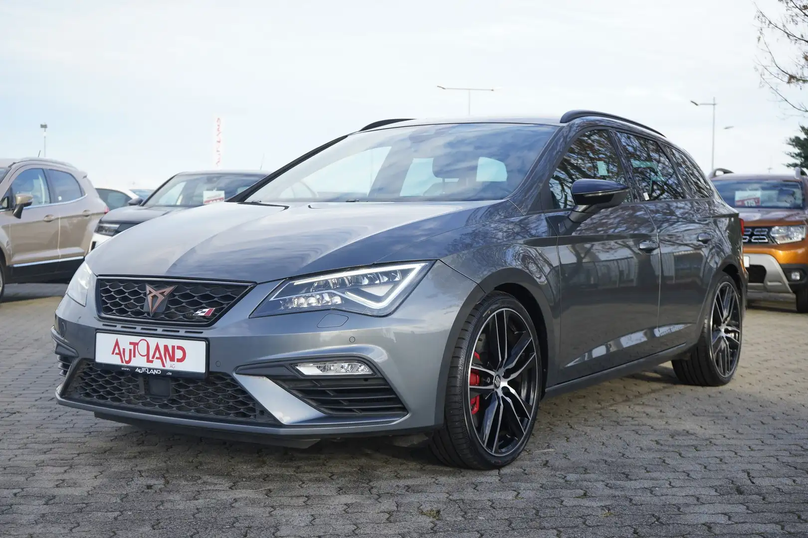 SEAT Leon ST 2.0 Cupra 300 4Drive LED Navi ACC PDC Grau - 2