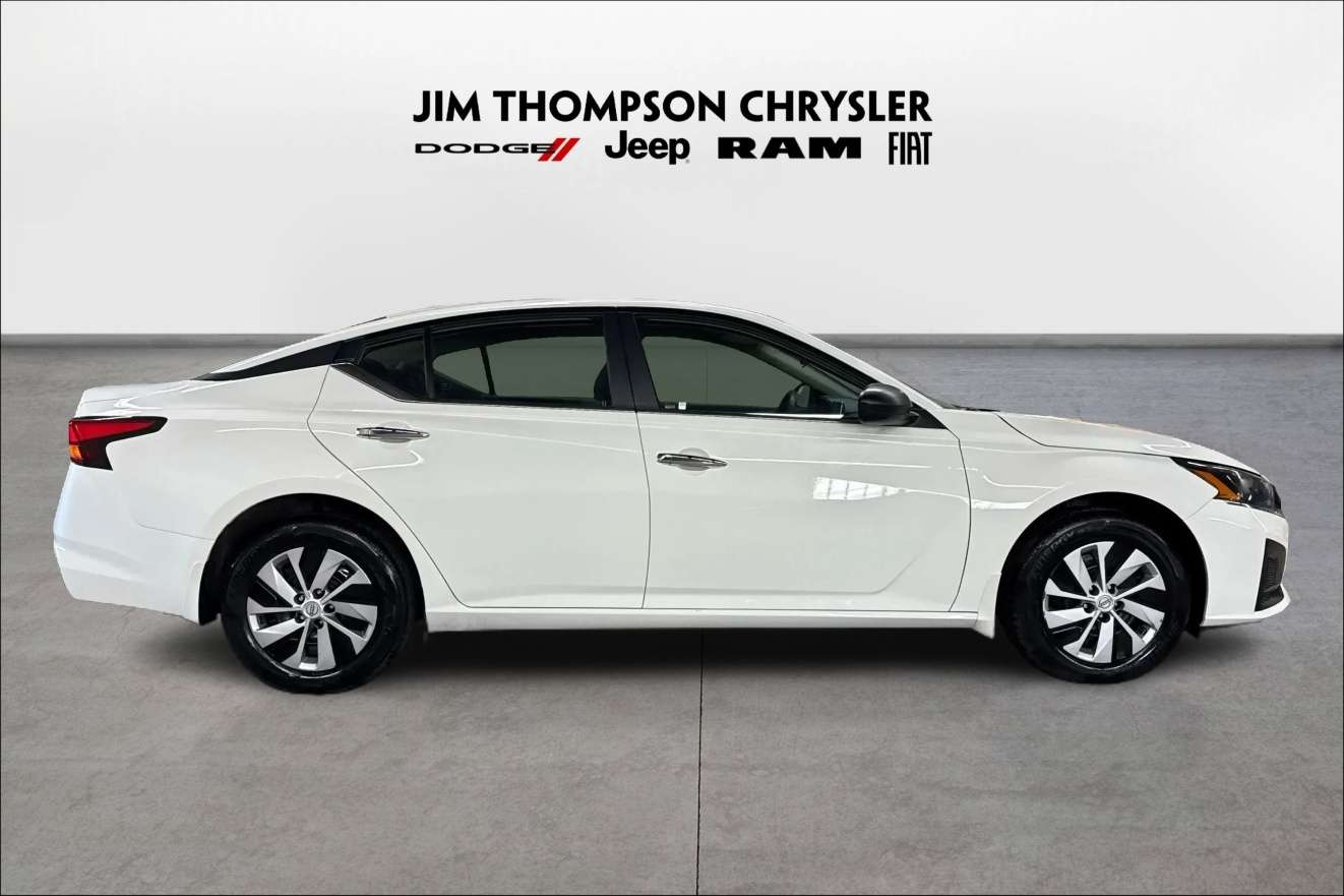 2025 Nissan Altima S  | AWD Fuel Efficient CarPlay Safety Shield — снимка 1