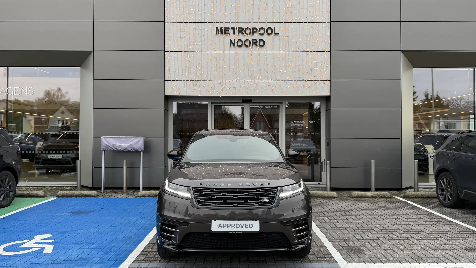 Land Rover Range Rover Velar P400e Dynamic SE Gris - 2