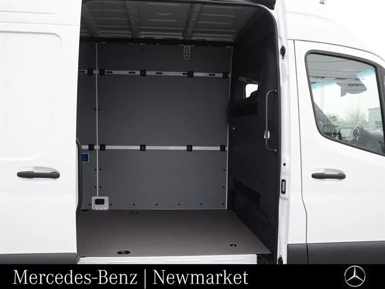 Mercedes-Benz Sprinter снимка Mercedes-Benz Sprinter