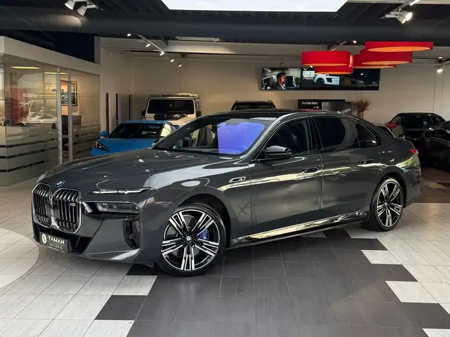 Bmw i7 xDrive M70 PanoSKY|Aut Türen|TheatreScreen