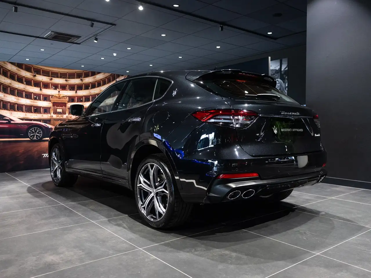 Maserati Levante 2023 — фото 11
