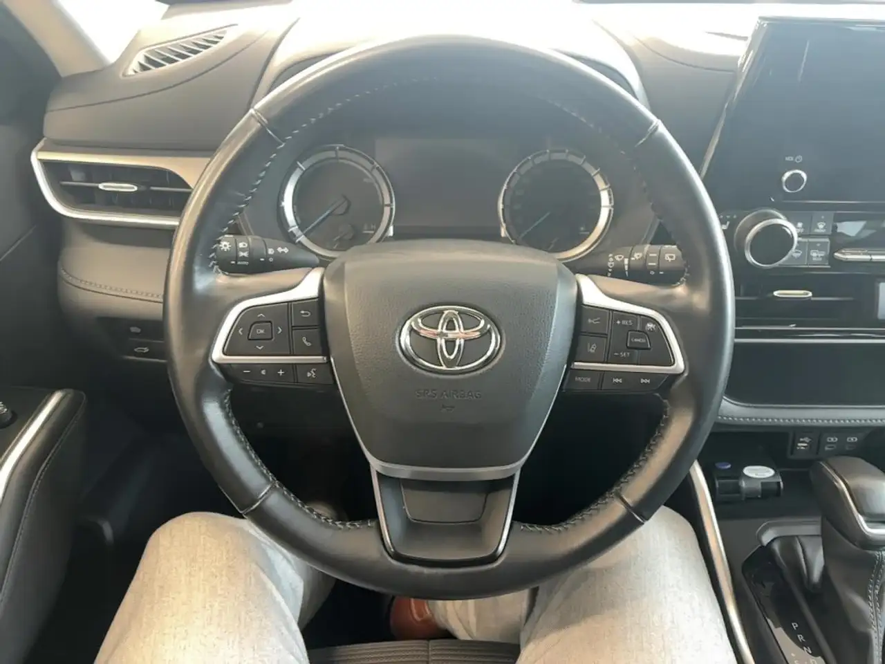 Toyota Highlander снимка Toyota Highlander