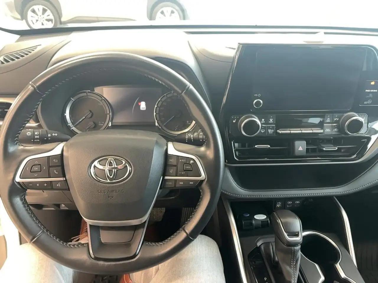 Toyota Highlander снимка Toyota Highlander