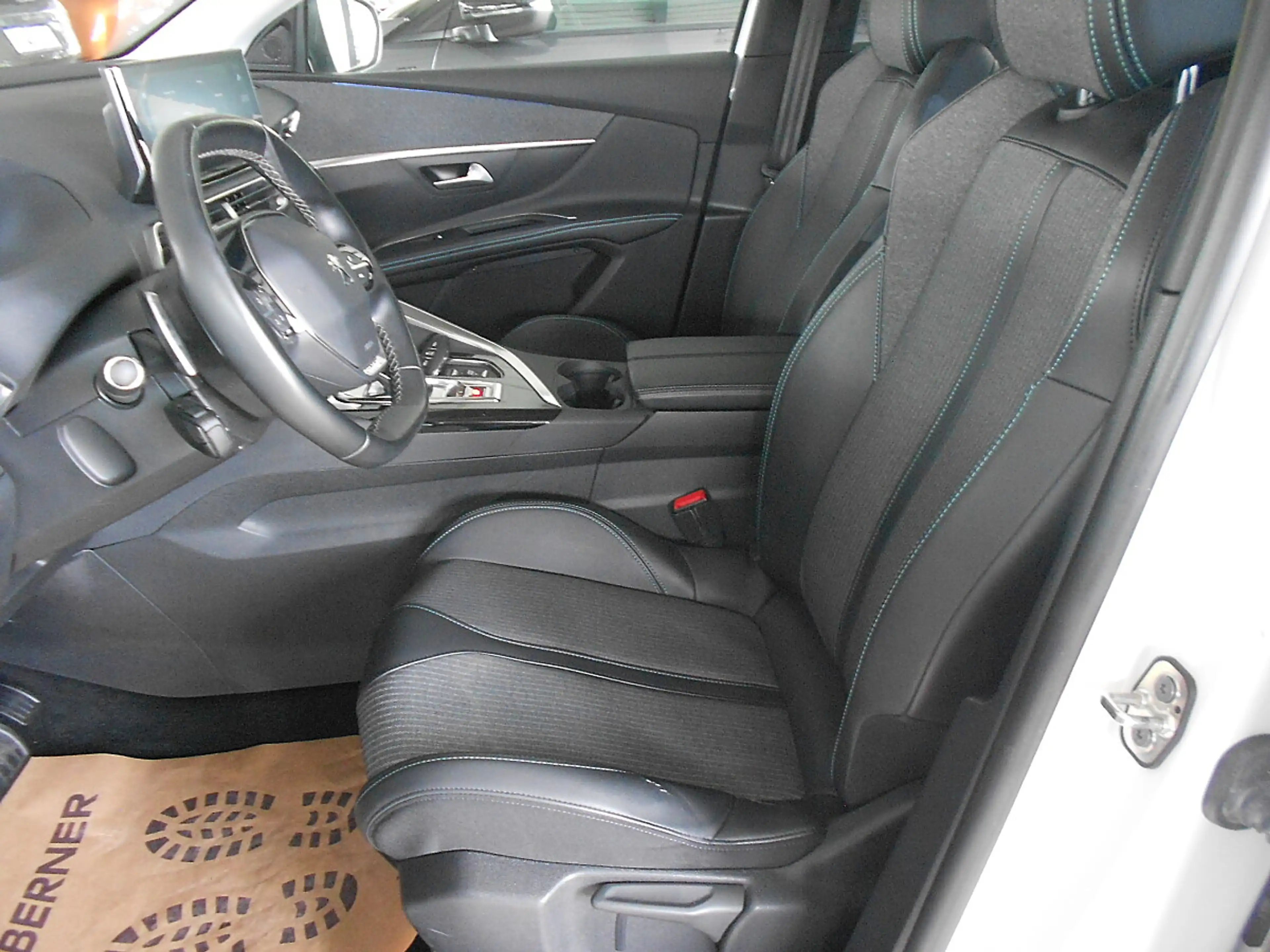 Peugeot 5008 1.5 BlueHDi 130 FAP Allure Pack (EURO 6d) — photo 11