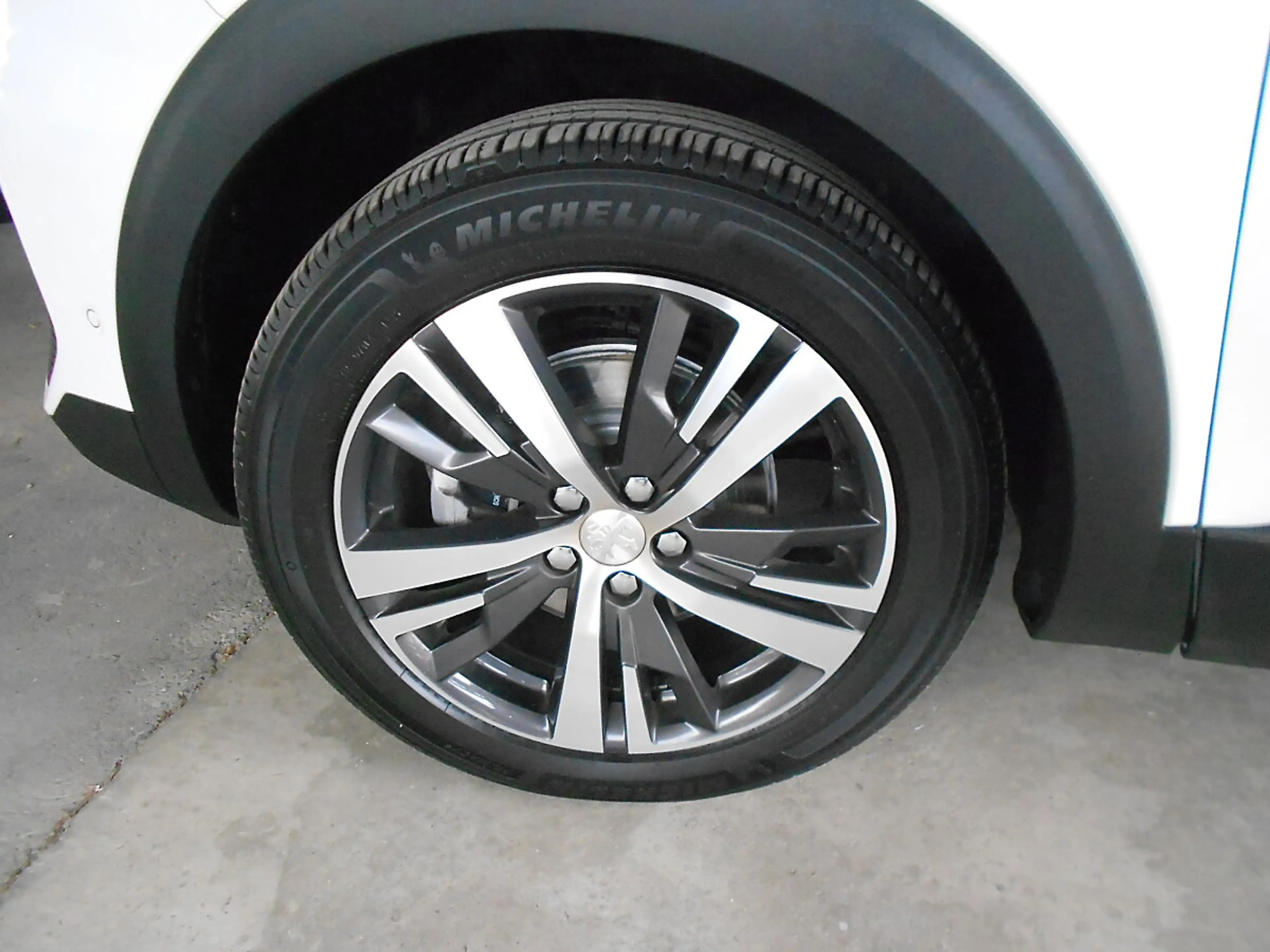 Peugeot 5008 1.5 BlueHDi 130 FAP Allure Pack (EURO 6d) — photo 5
