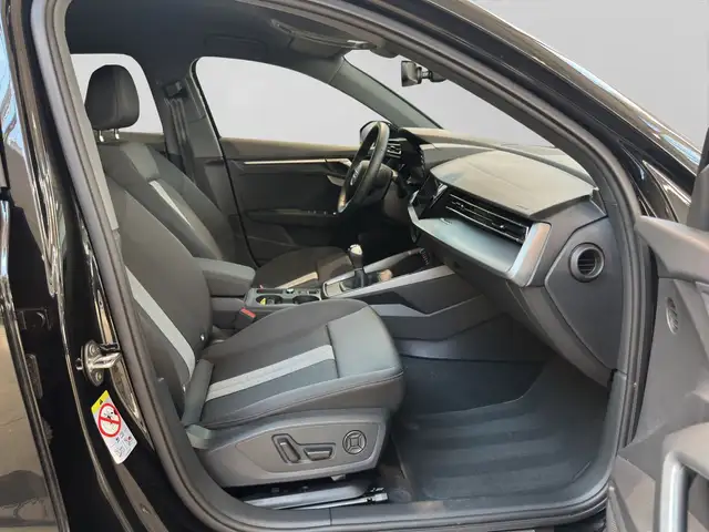Audi A3 view 4