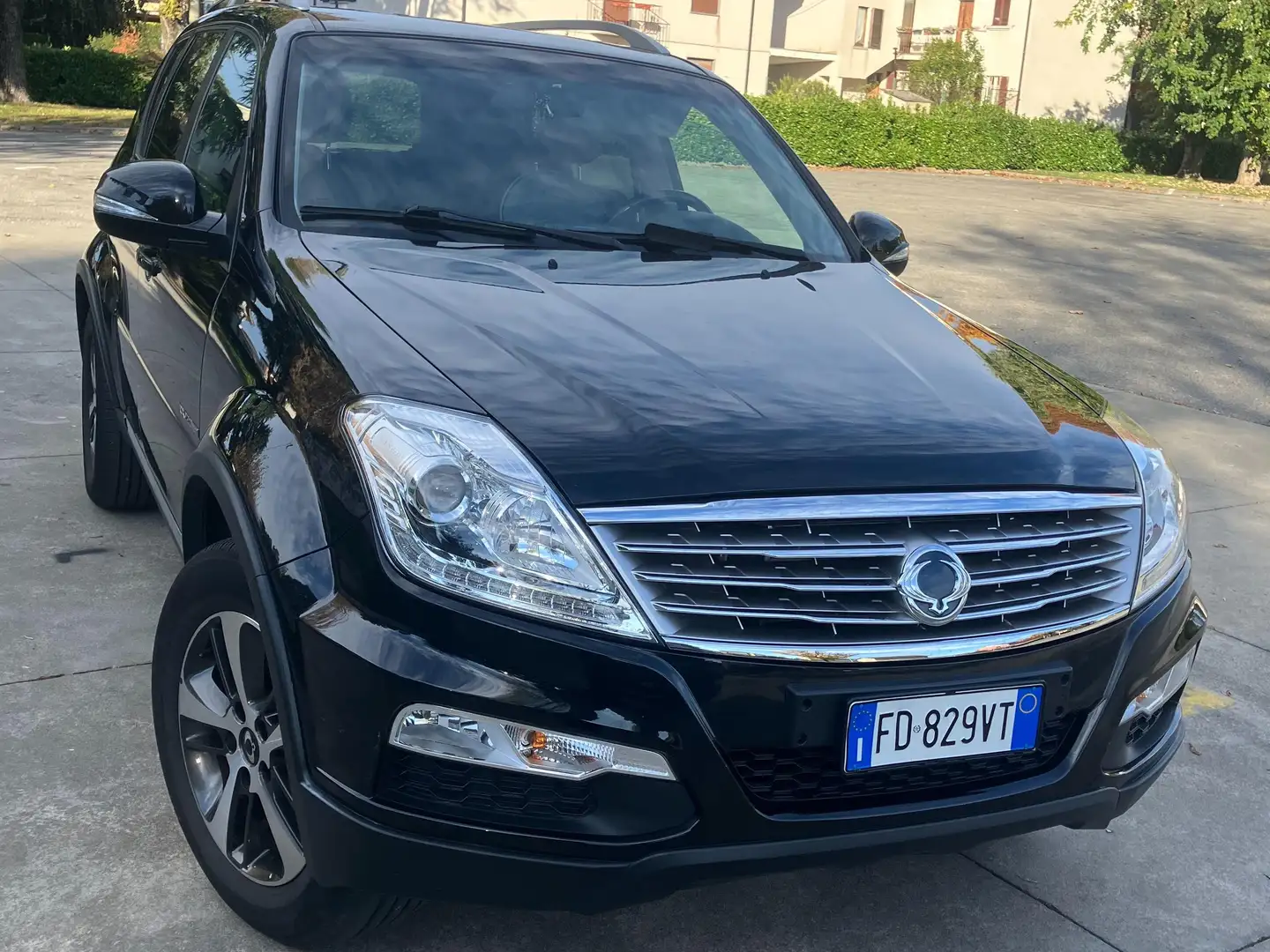 SsangYong Rexton Rexton 2.2 d Plus 4wd 7 posti Nero - 1