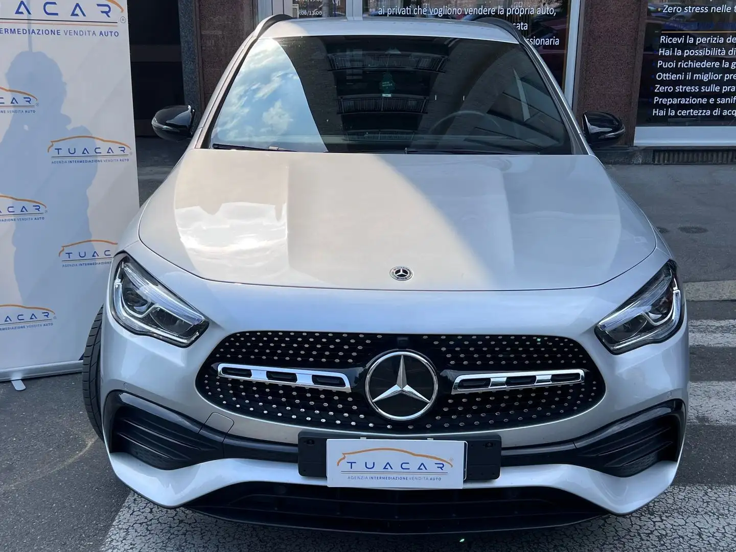 Mercedes-Benz GLA 200 Premium 200D *NIGHT PACK* Grigio - 2