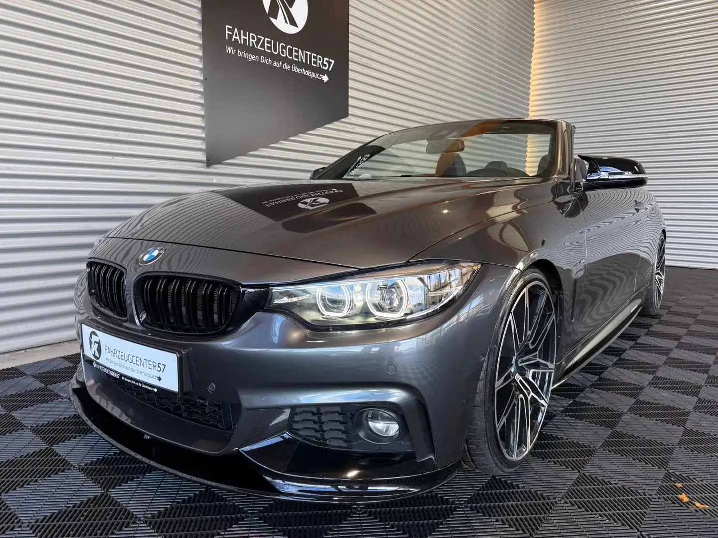 BMW 440 i xDrive Cabrio/M-PERFORMANCE KIT/M4 SITZE Gris - 2