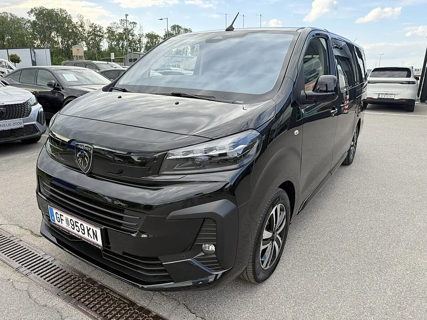 Peugeot Traveller Premium BlueHDi 180 Lang EAT8 Schwarz - 1