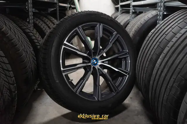 BMW X5 view 11