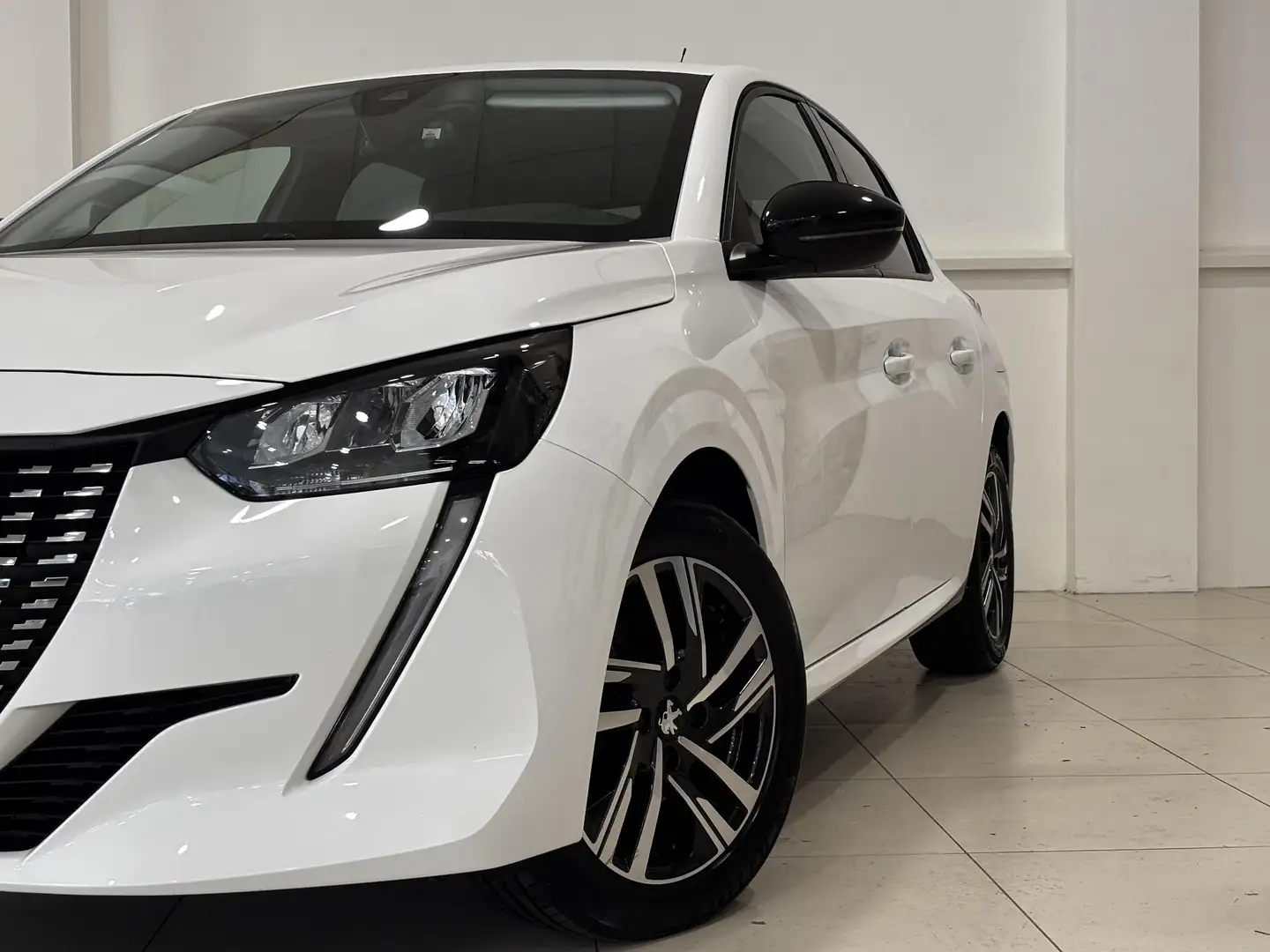 Peugeot 208 1.2 PureTech Allure Pack | Camera | Climate Contro Weiß - 2
