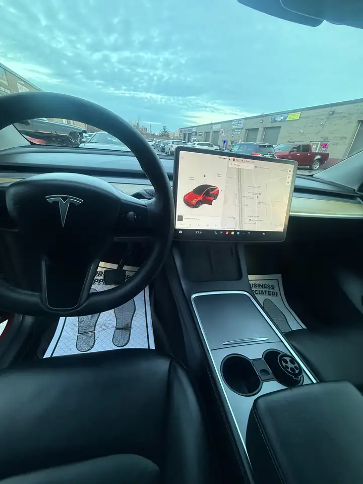 Tesla Model Y photo Tesla Model Y