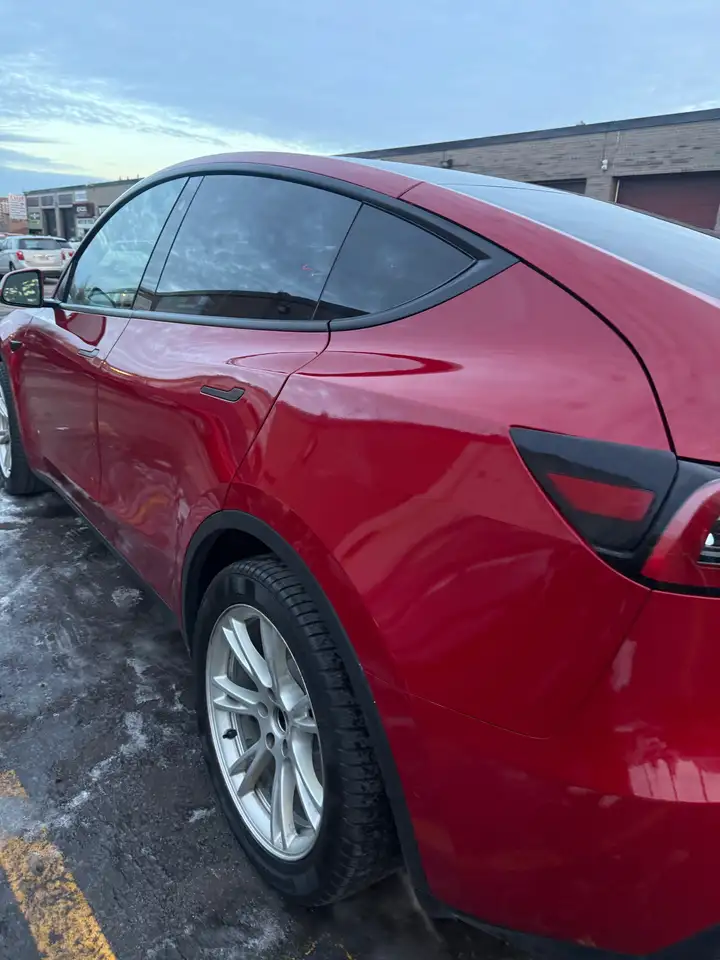 Tesla Model Y photo Tesla Model Y