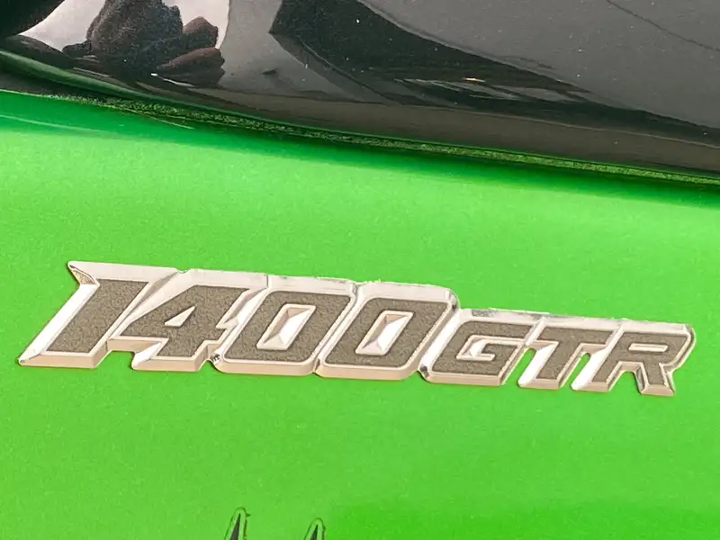 Kawasaki GTR 1400 - foto 7