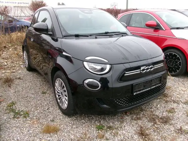Fiat 500e MY23 Neuer 500 Navi ACC KeyLess KlimaA
