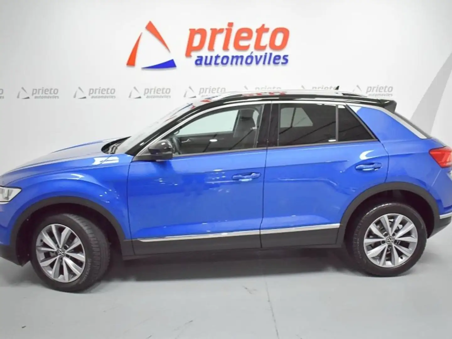 Volkswagen T-Roc 2.0TDI Advance Style 85kW Azul - 2