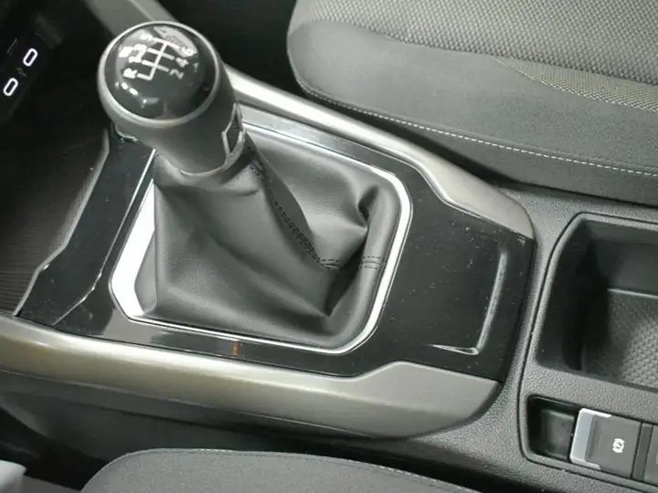 Volkswagen T-Roc Advance Style 2.0 TDI (2021) 2021, foto 17