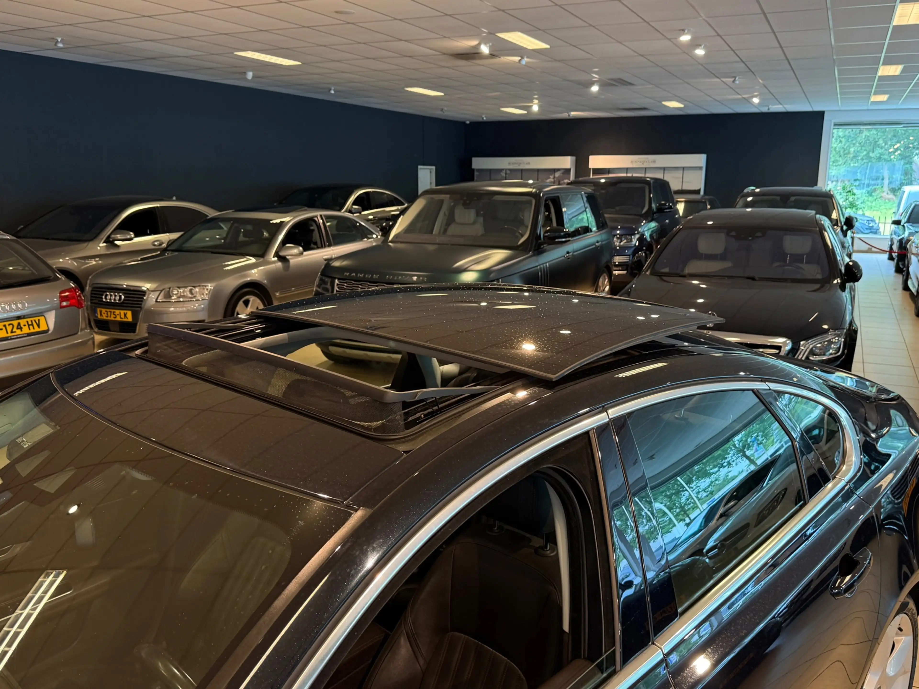 Jaguar XF 3.0 Portfolio/306pk/Panorama/Leder/Camera — photo 10