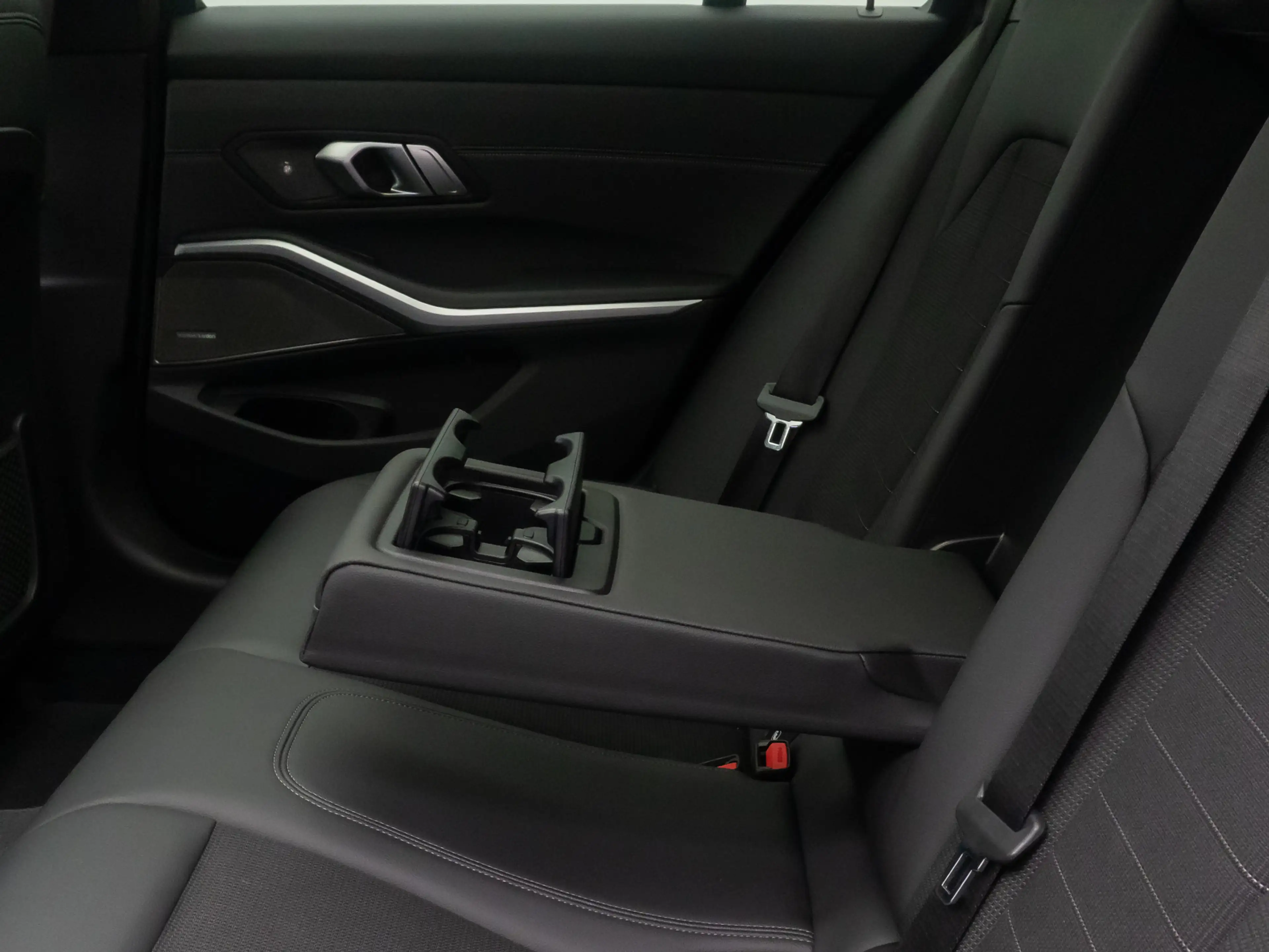 BMW 320 ACC Alarm HUD DAB H K Panoram Sportsitz 19 — photo 29