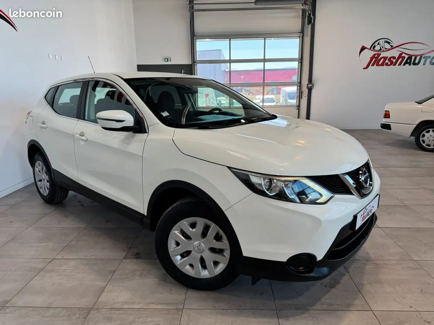 Nissan Qashqai II DiG-T 2WD S&S 115cv-2017 Blanc - 2