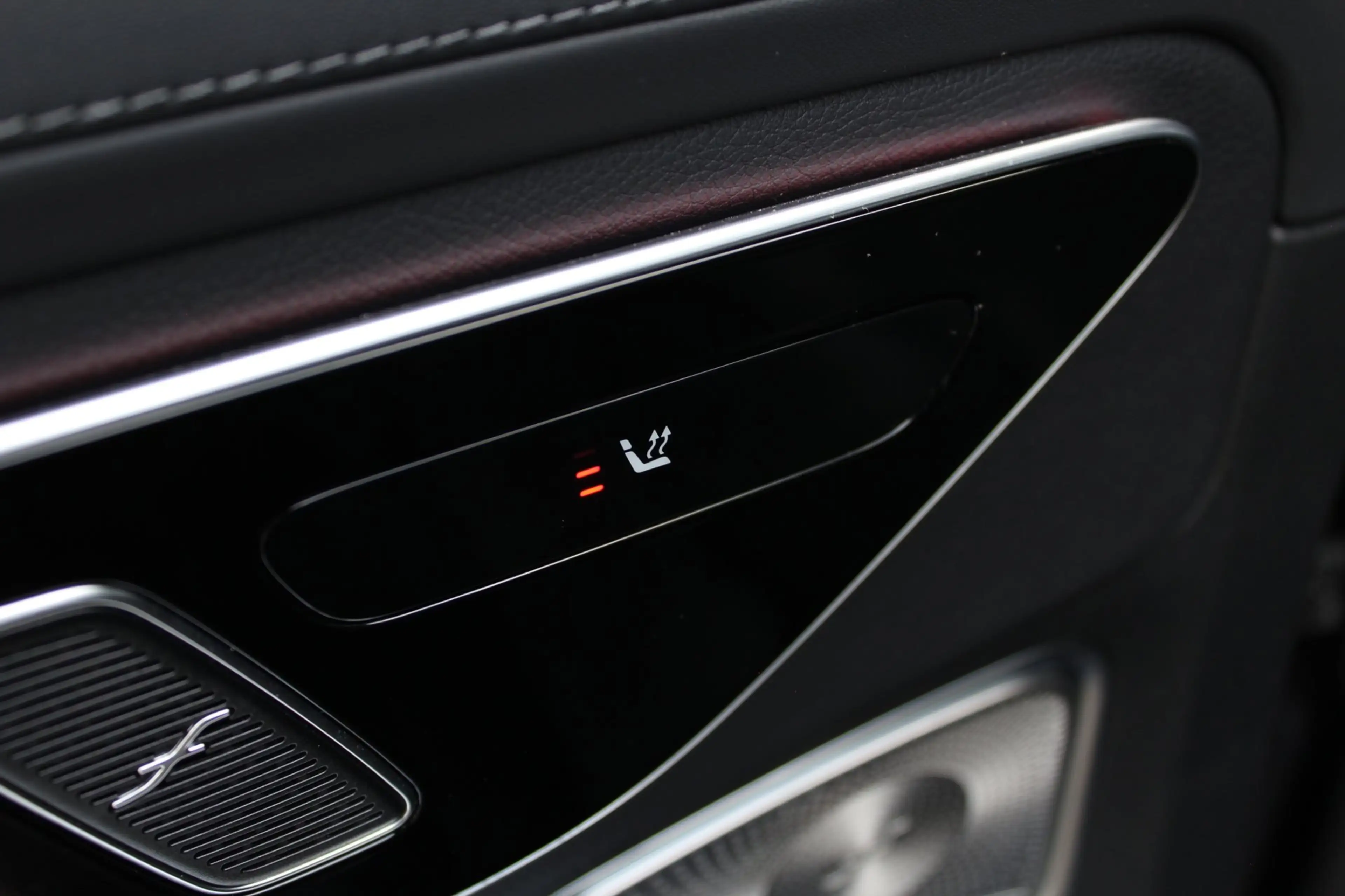 Mercedes-Benz C 300 e AMG | Pano | 360 | Trekhaak | Air balance pakket — photo 45