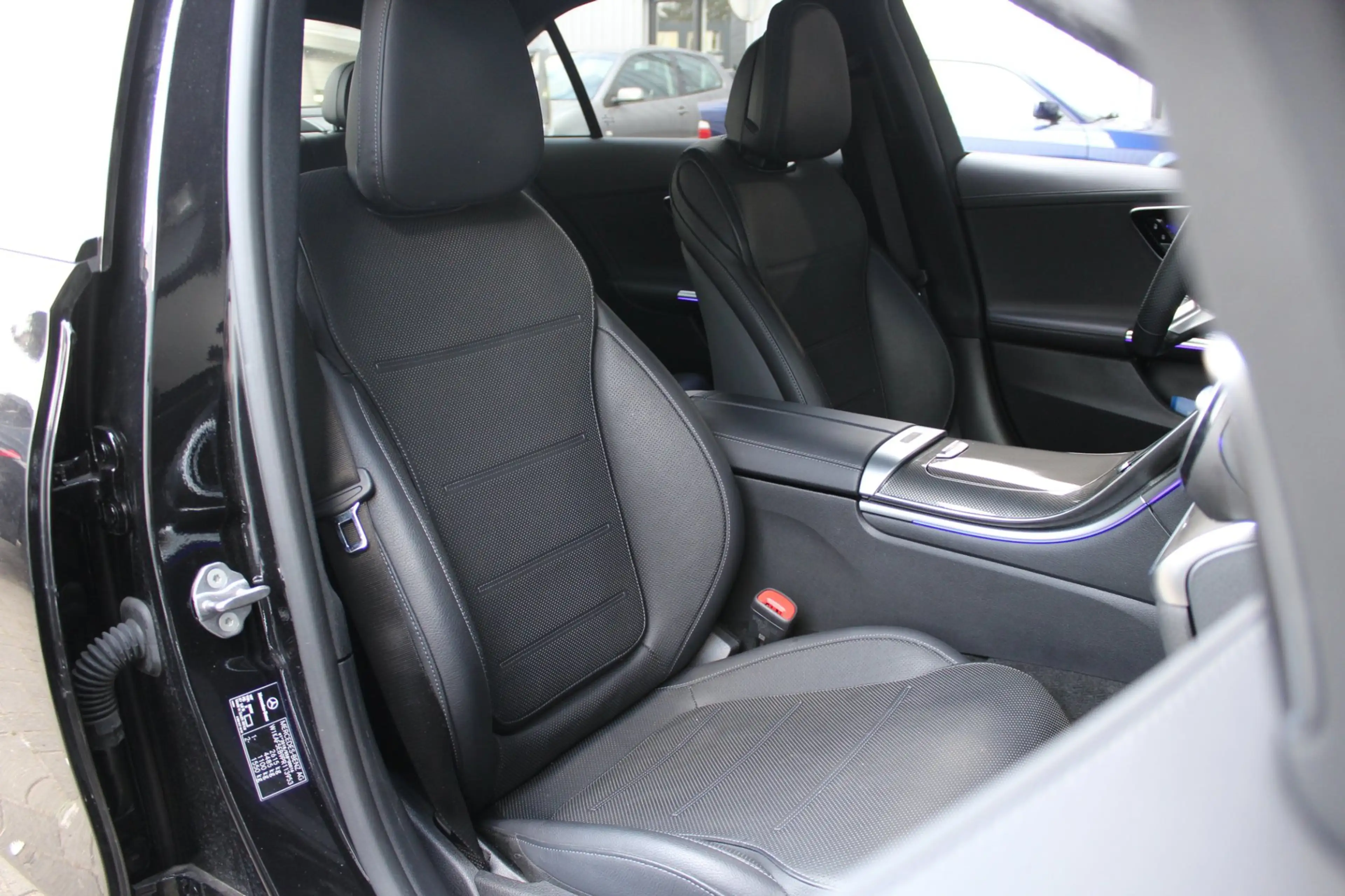Mercedes-Benz C 300 e AMG | Pano | 360 | Trekhaak | Air balance pakket — photo 7