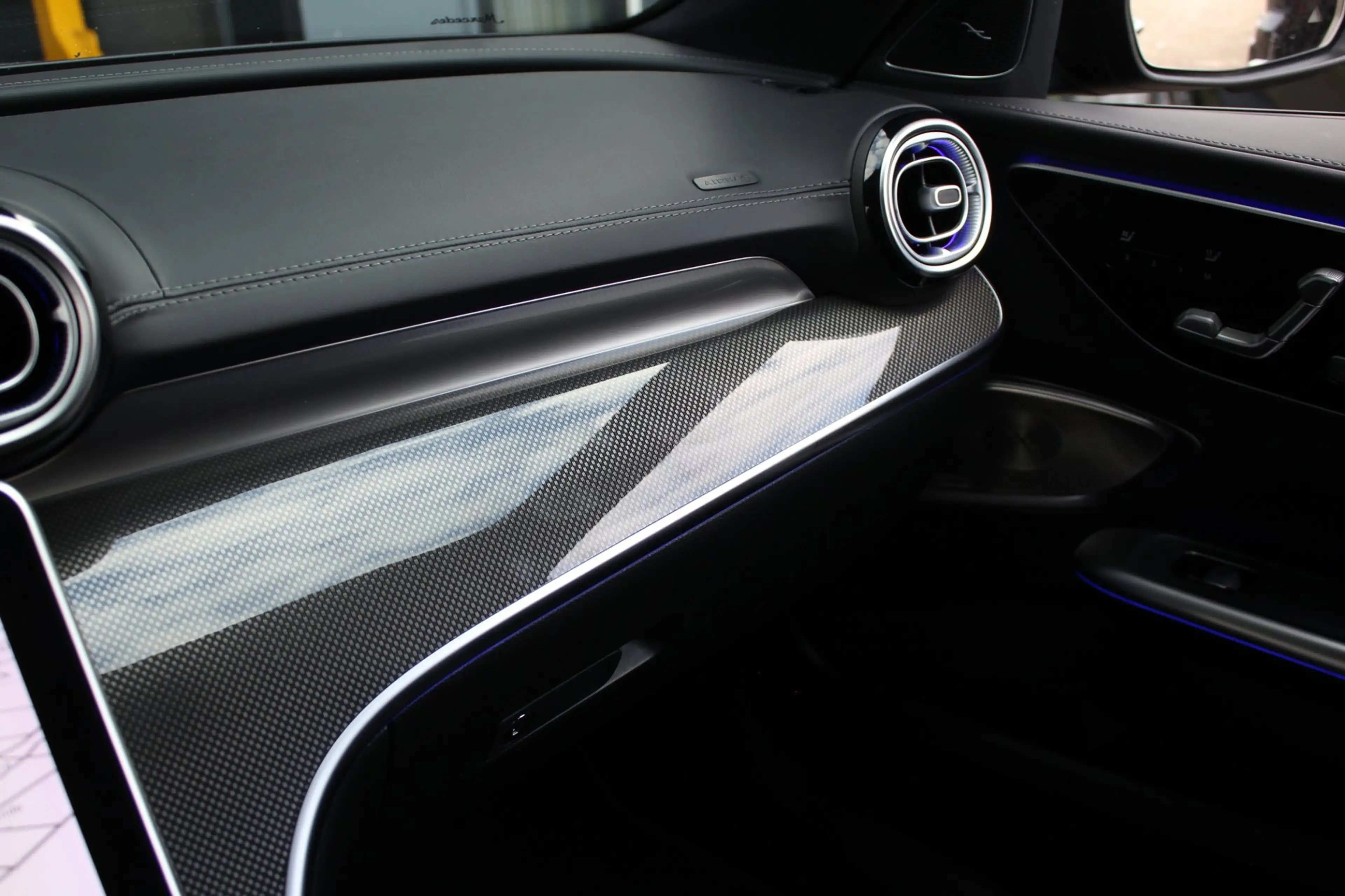 Mercedes-Benz C 300 e AMG | Pano | 360 | Trekhaak | Air balance pakket — photo 38