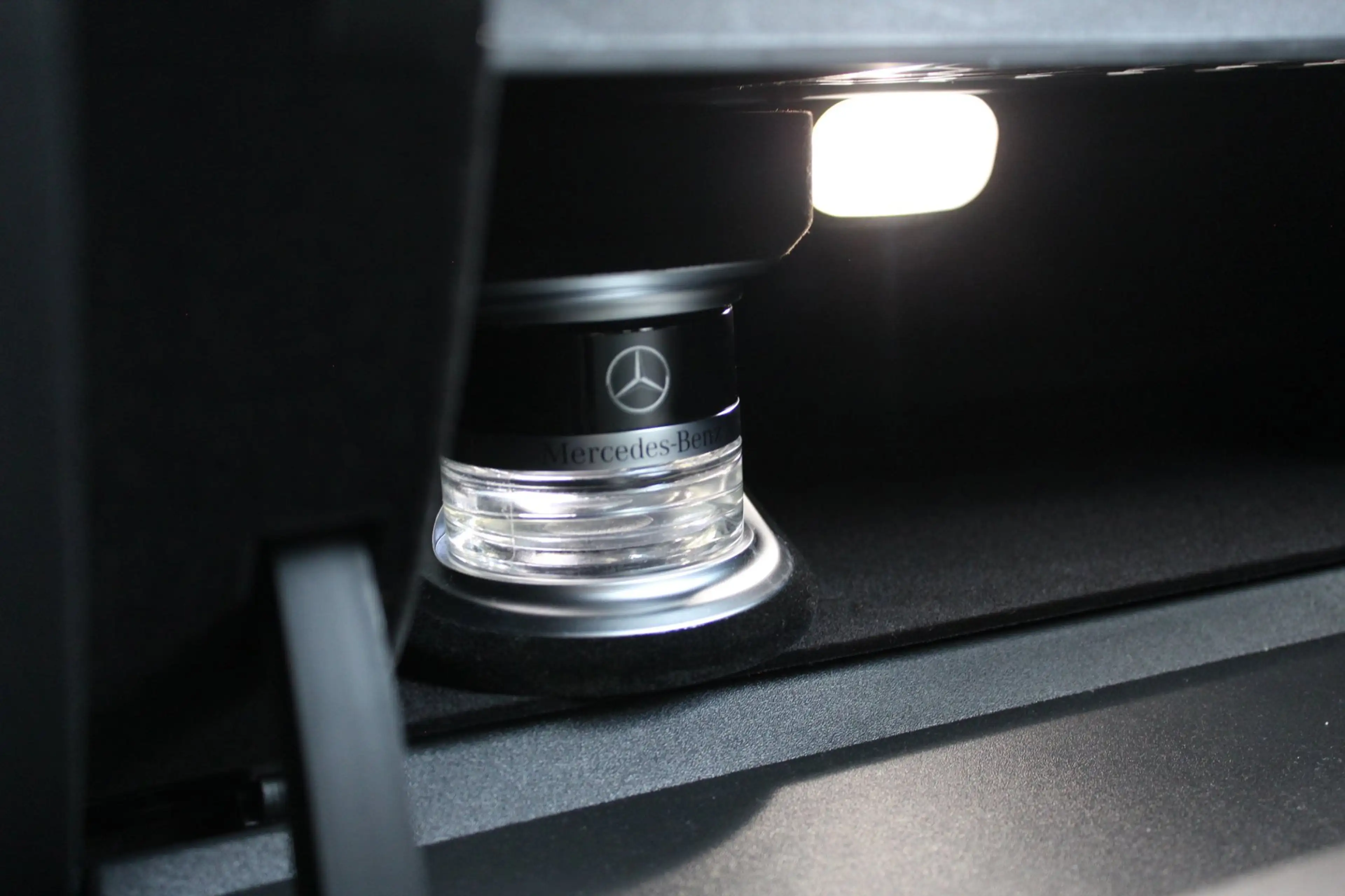 Mercedes-Benz C 300 e AMG | Pano | 360 | Trekhaak | Air balance pakket — photo 10