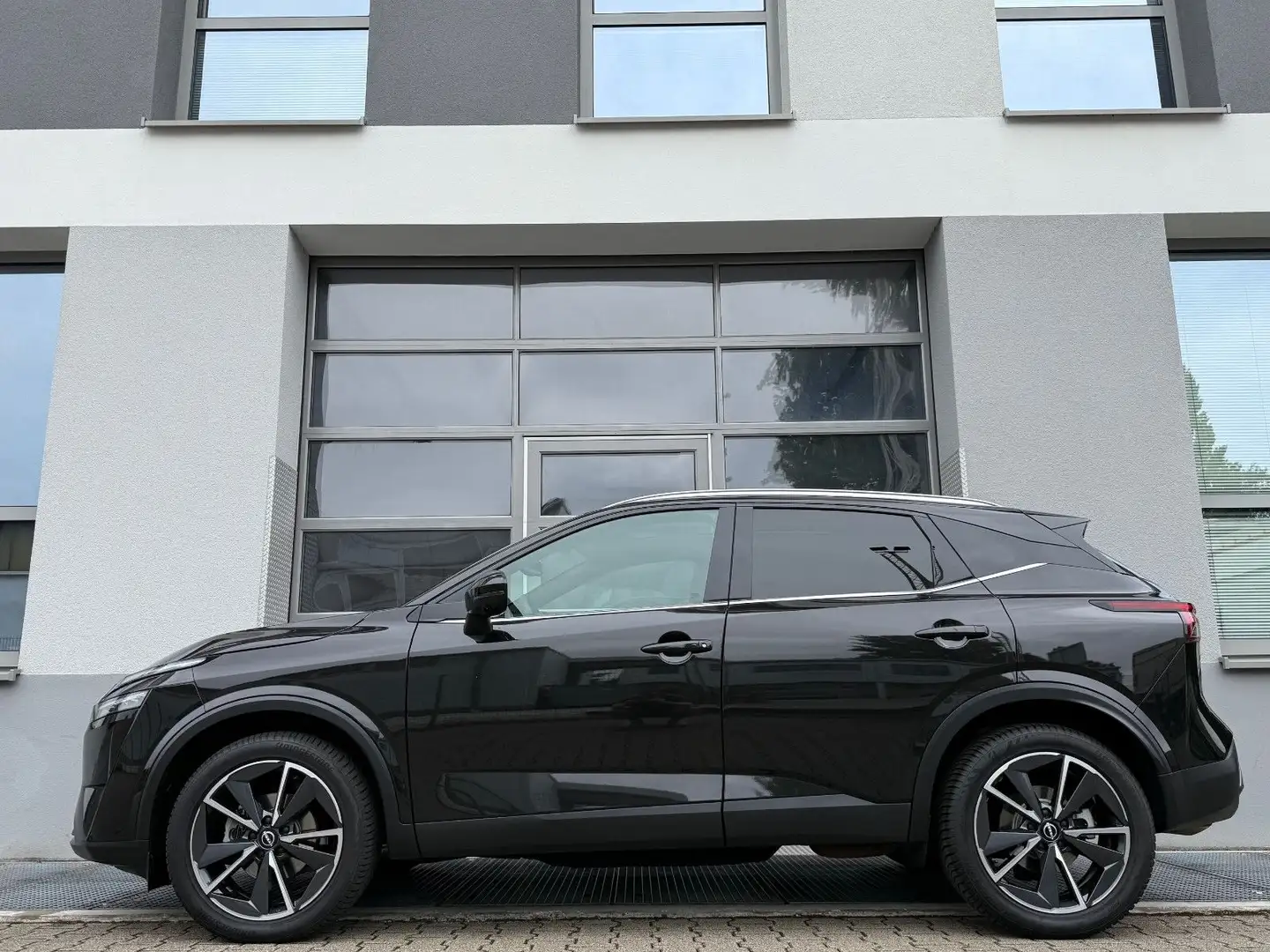 Nissan Qashqai QASHQAI TEKNA 1.3 DIG-T*360*PANO*BOSE*HUD*KEY* Noir - 1
