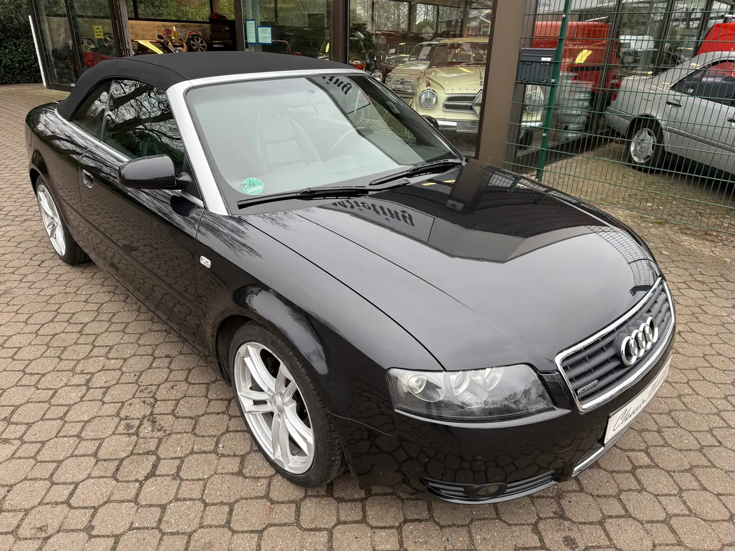 Audi A4 Cabriolet 1.8 T *HU neu*Dach ohne Funktion*Leder* Schwarz - 1