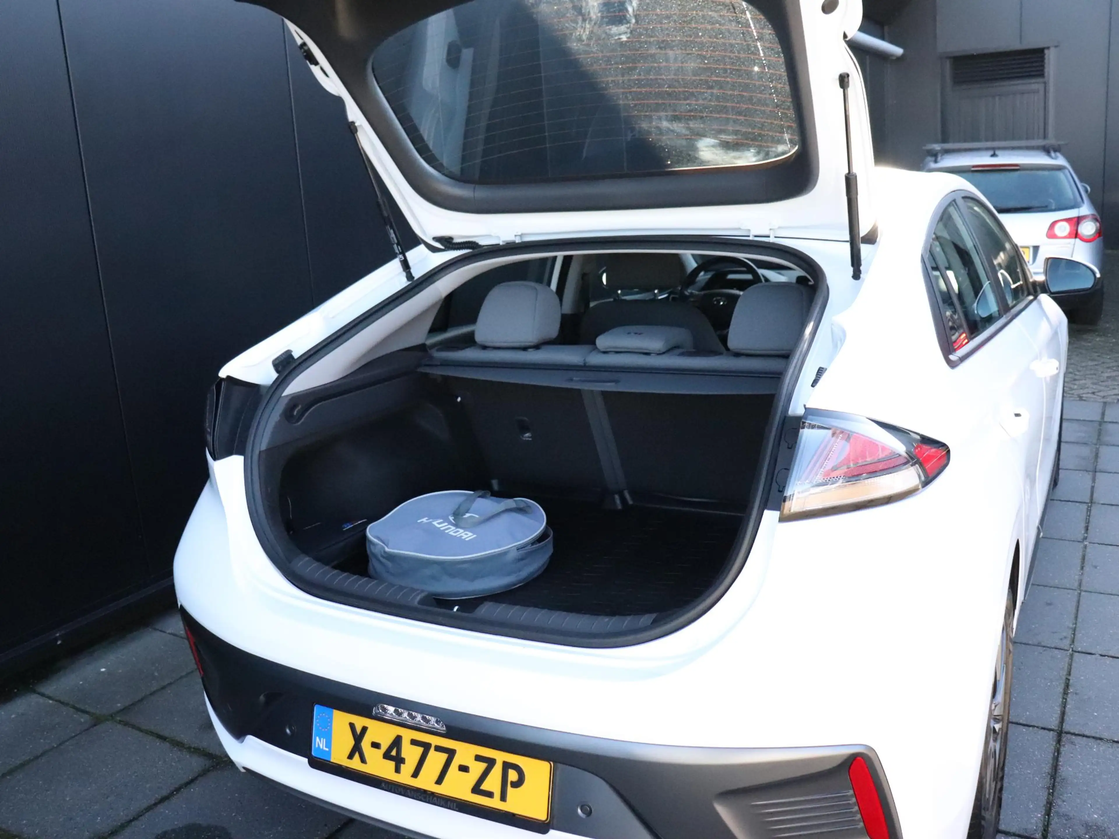 Hyundai IONIQ Comfort EV 38 kWh | CAMERA | NAVI | CRUISE | APPLE — photo 13