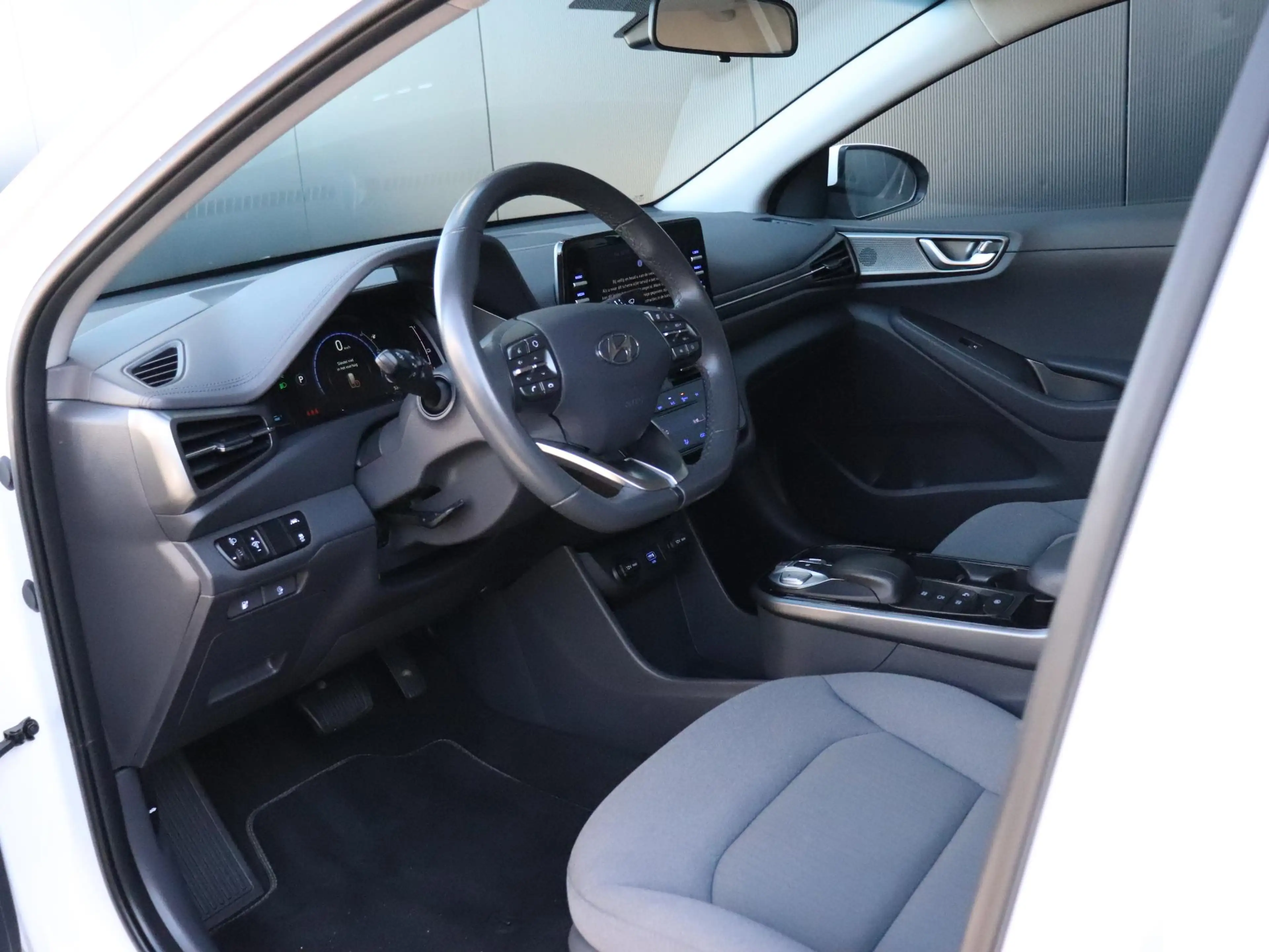 Hyundai IONIQ Comfort EV 38 kWh | CAMERA | NAVI | CRUISE | APPLE — photo 10