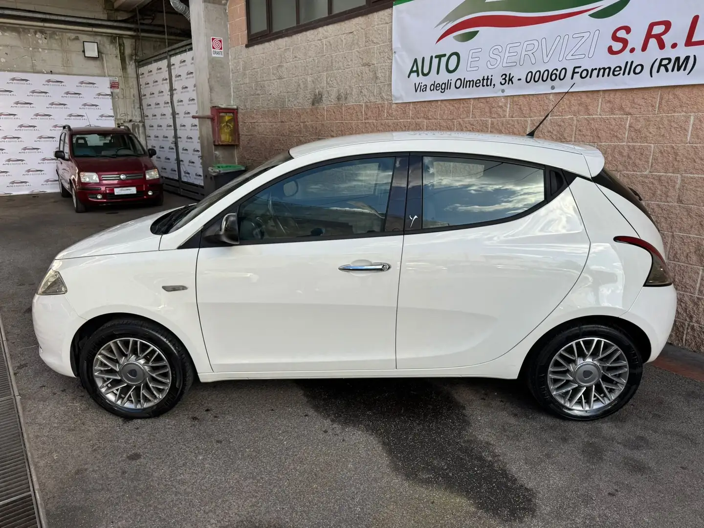 Lancia Ypsilon Ypsilon 1.2 8v Platinum c/s.parc. s Bianco - 2