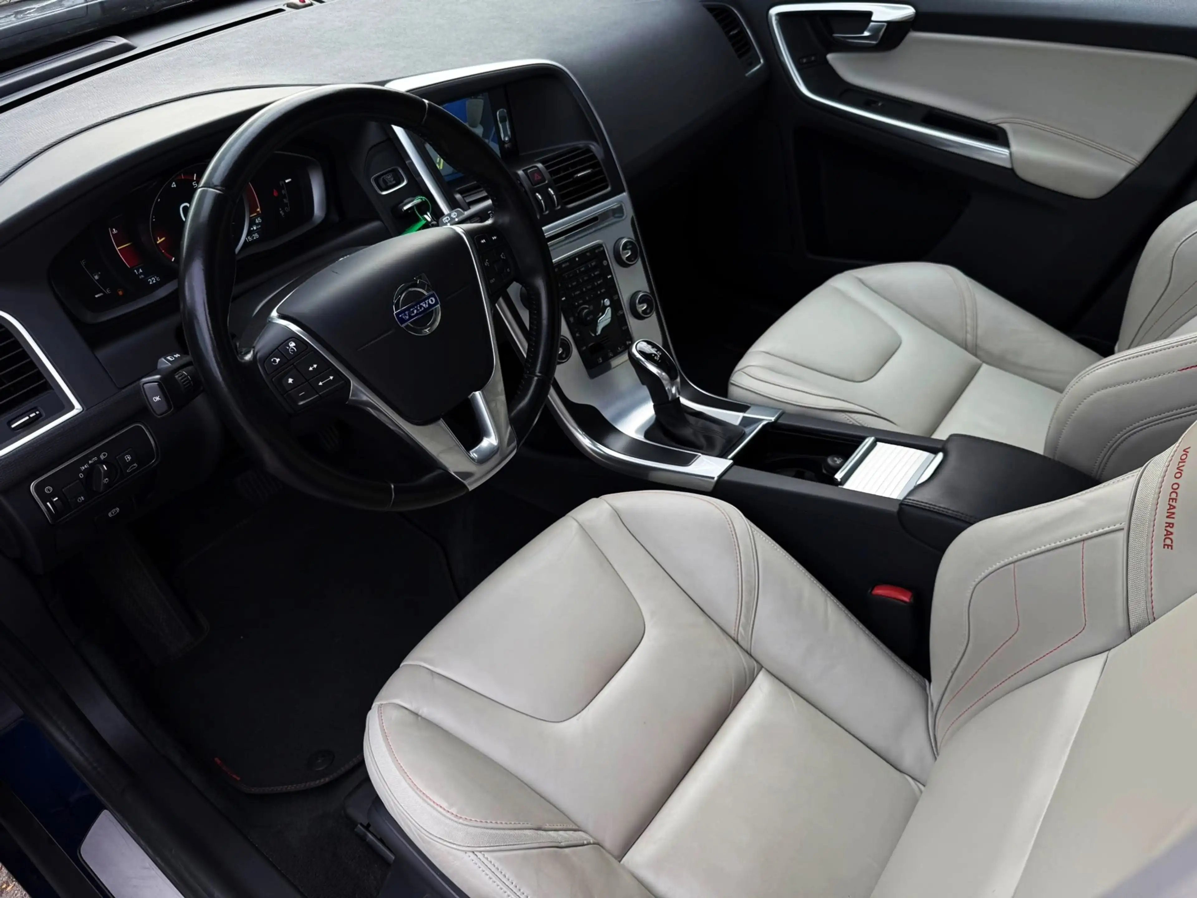Volvo XC60 2.0 T5 FWD Ocean Race 245PK|NL Auto|Navi|AUT|Adapt — photo 3