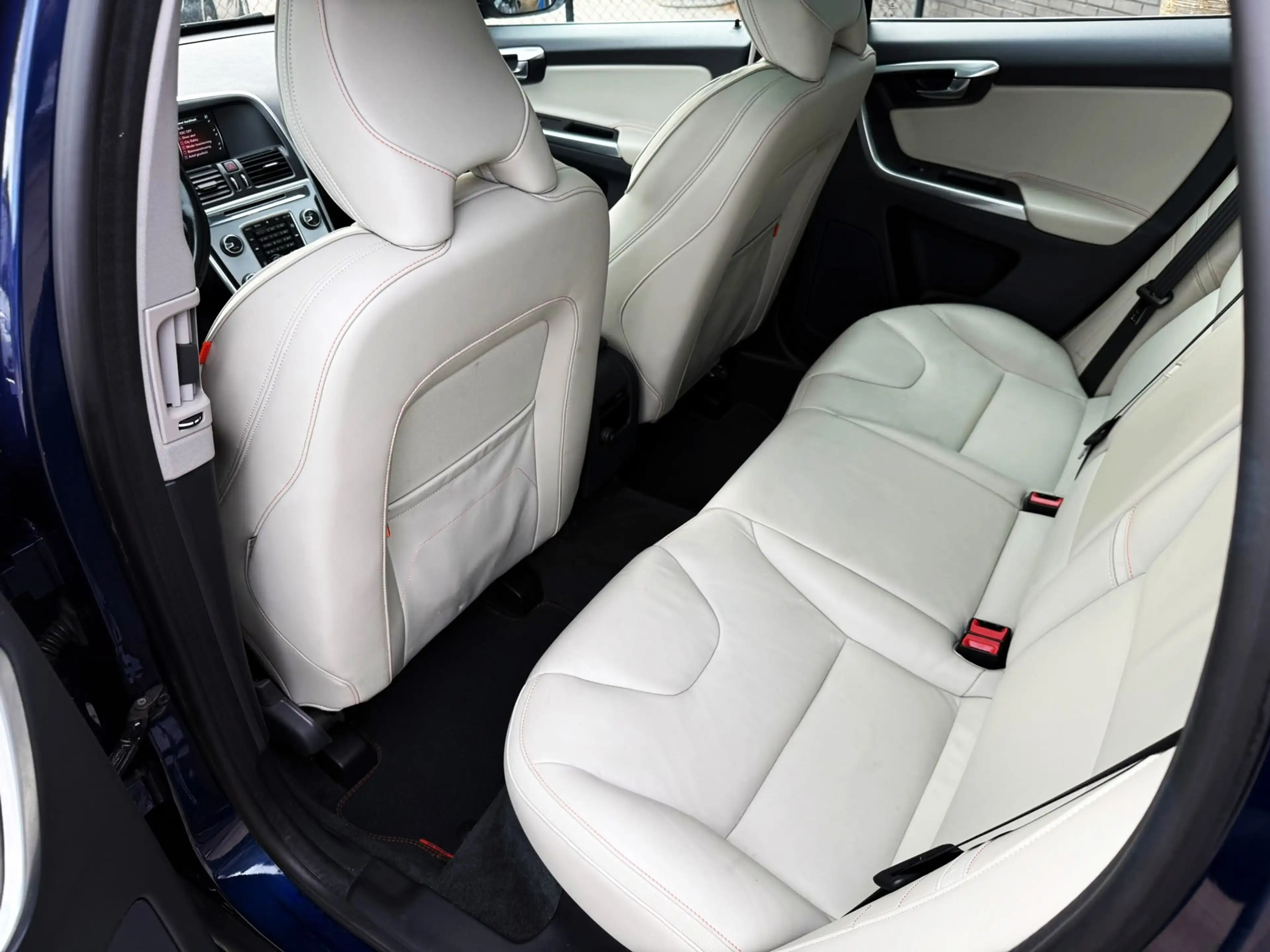 Volvo XC60 2.0 T5 FWD Ocean Race 245PK|NL Auto|Navi|AUT|Adapt — photo 28