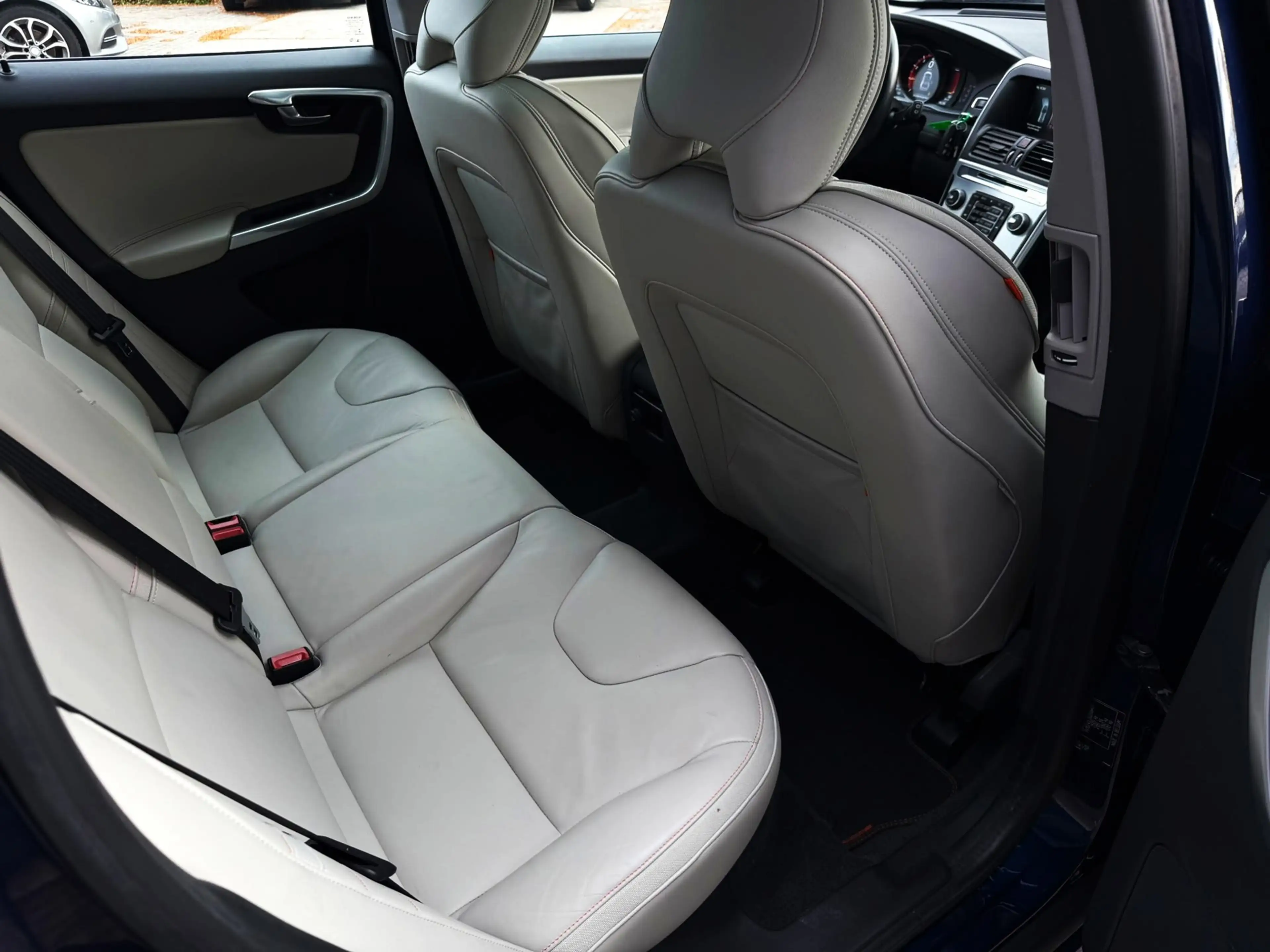 Volvo XC60 2.0 T5 FWD Ocean Race 245PK|NL Auto|Navi|AUT|Adapt — photo 36