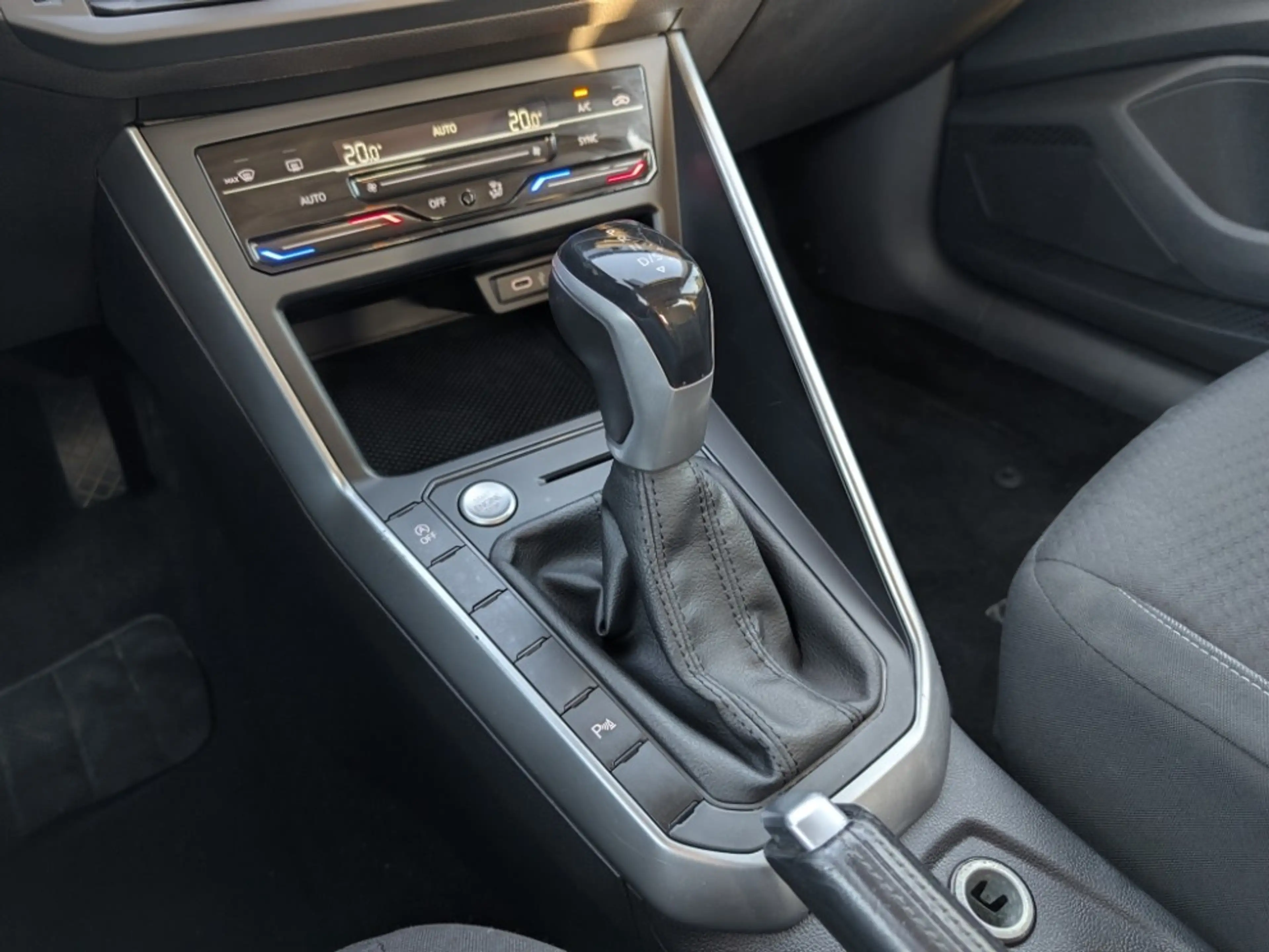 Volkswagen Polo 1.0 TSI BMT | IQ Drive | 15" Essex LM | ACC | Navi — photo 8