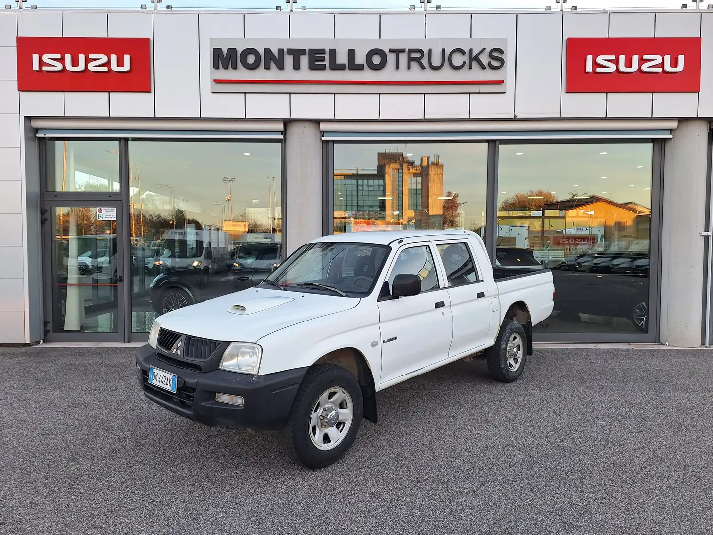 Mitsubishi L200 Cab III 2001 d.cab 2.5 tdi Invite 4wd 115cv Bianco - 1