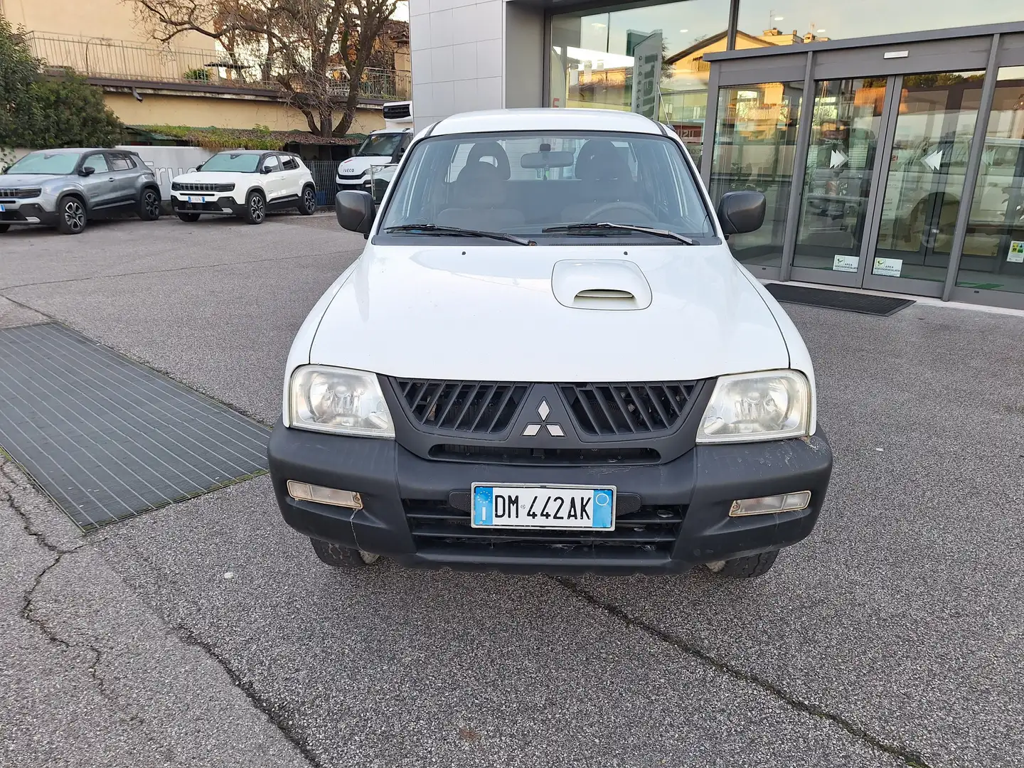 Mitsubishi L200 Cab III 2001 d.cab 2.5 tdi Invite 4wd 115cv Bianco - 2