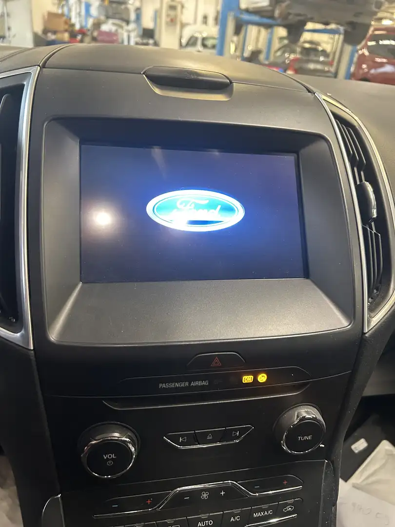 Ford S-Max 2.0 tdci Titanium 130cv auto dpf - 2