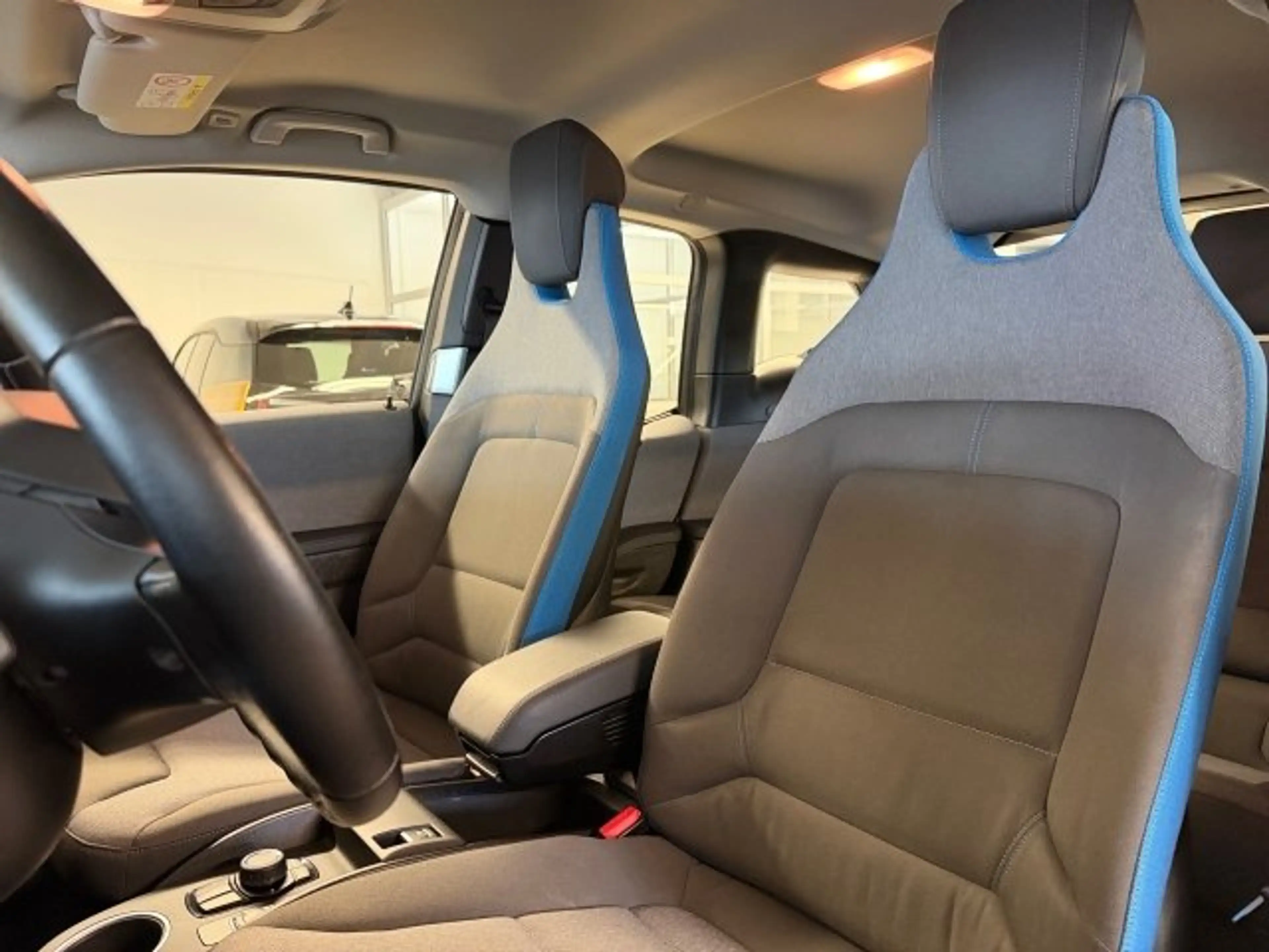 BMW i3 eDrive BEV i01 IB1 — photo 14