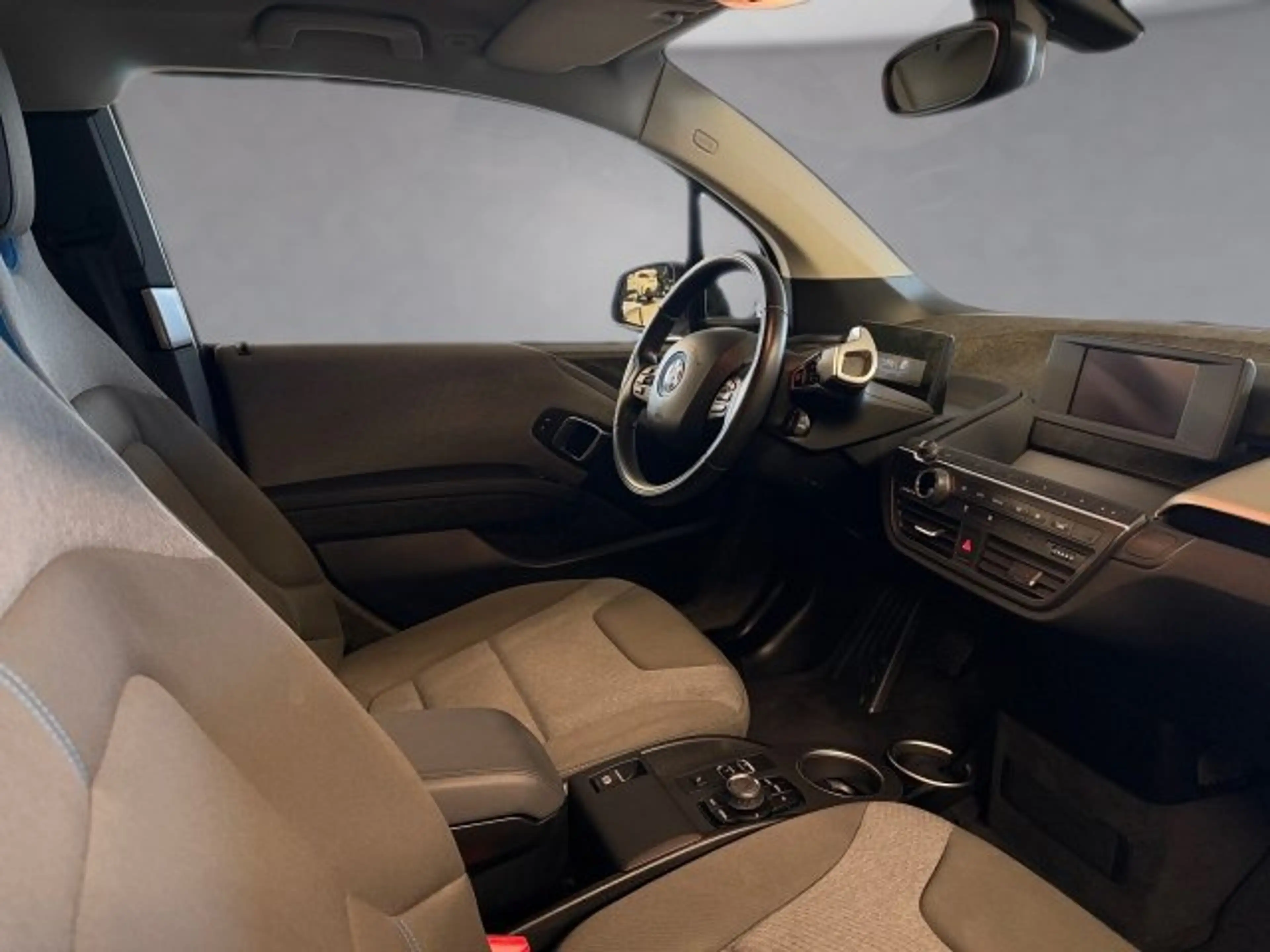BMW i3 eDrive BEV i01 IB1 — photo 11
