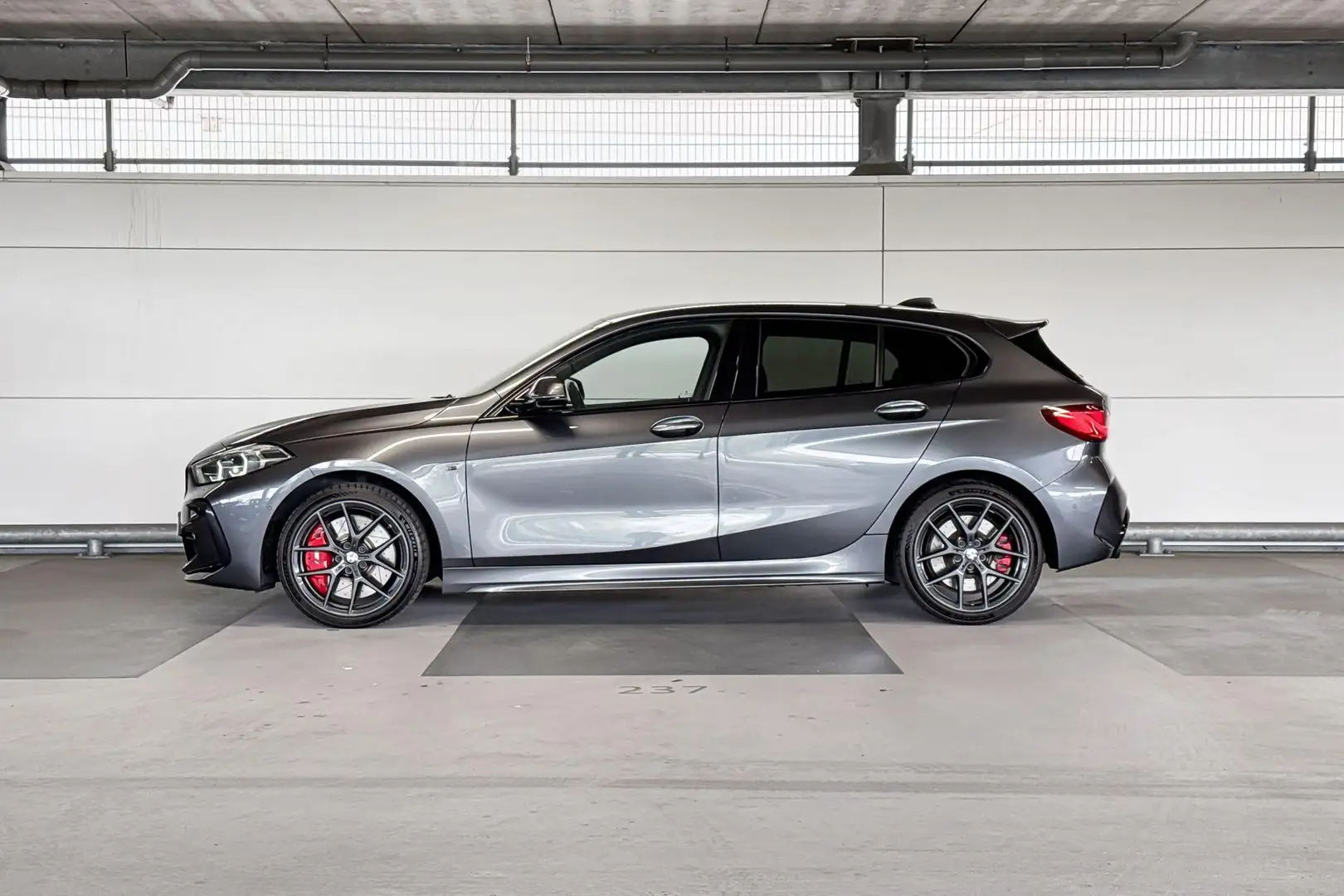 BMW 120 1 Serie 120i High Executive Edition Gris - 2