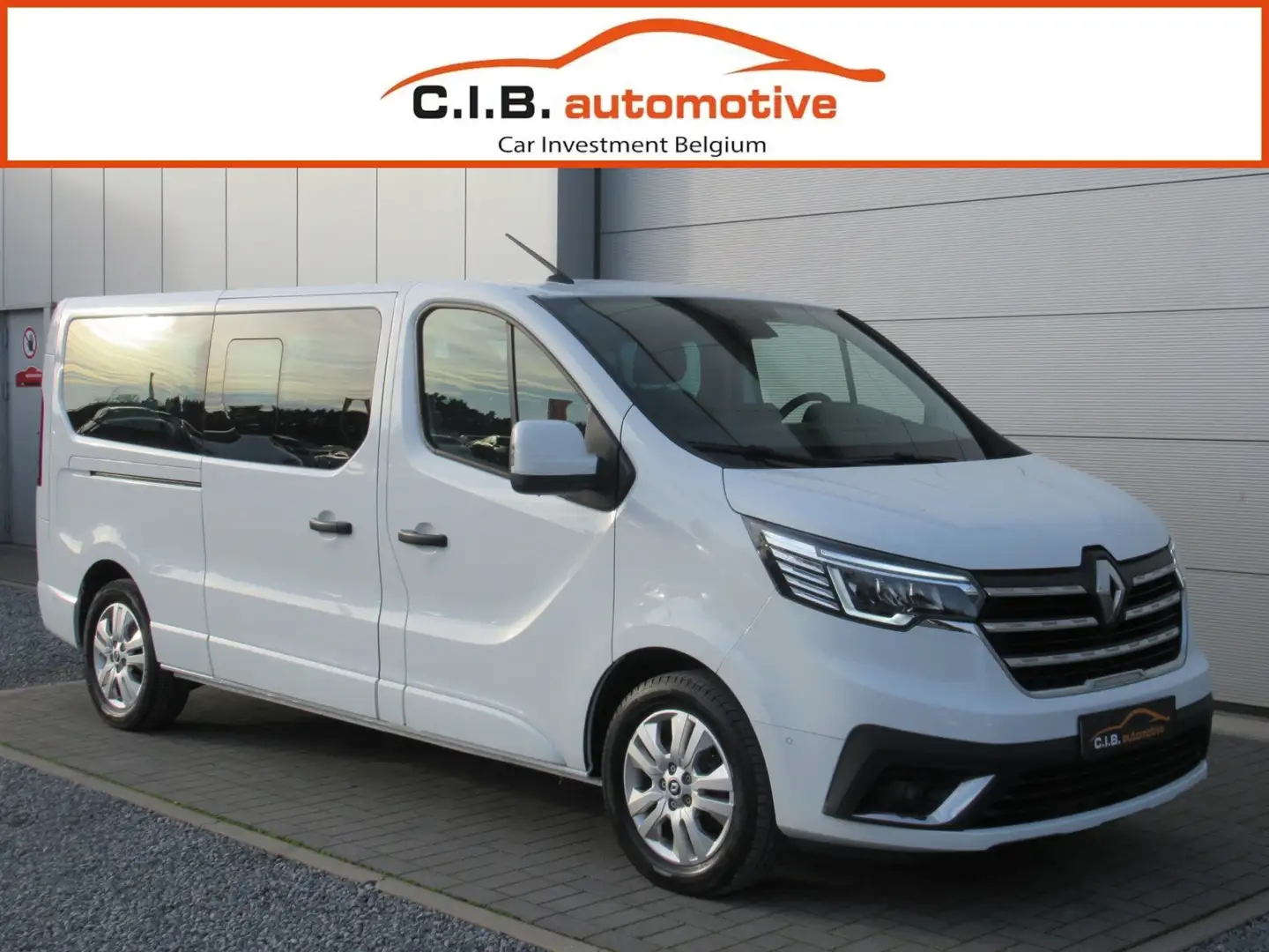 Renault Trafic Grand Pass. 2.0 Blue dCi /Aut /9pl/€26.990netto Wit - 1