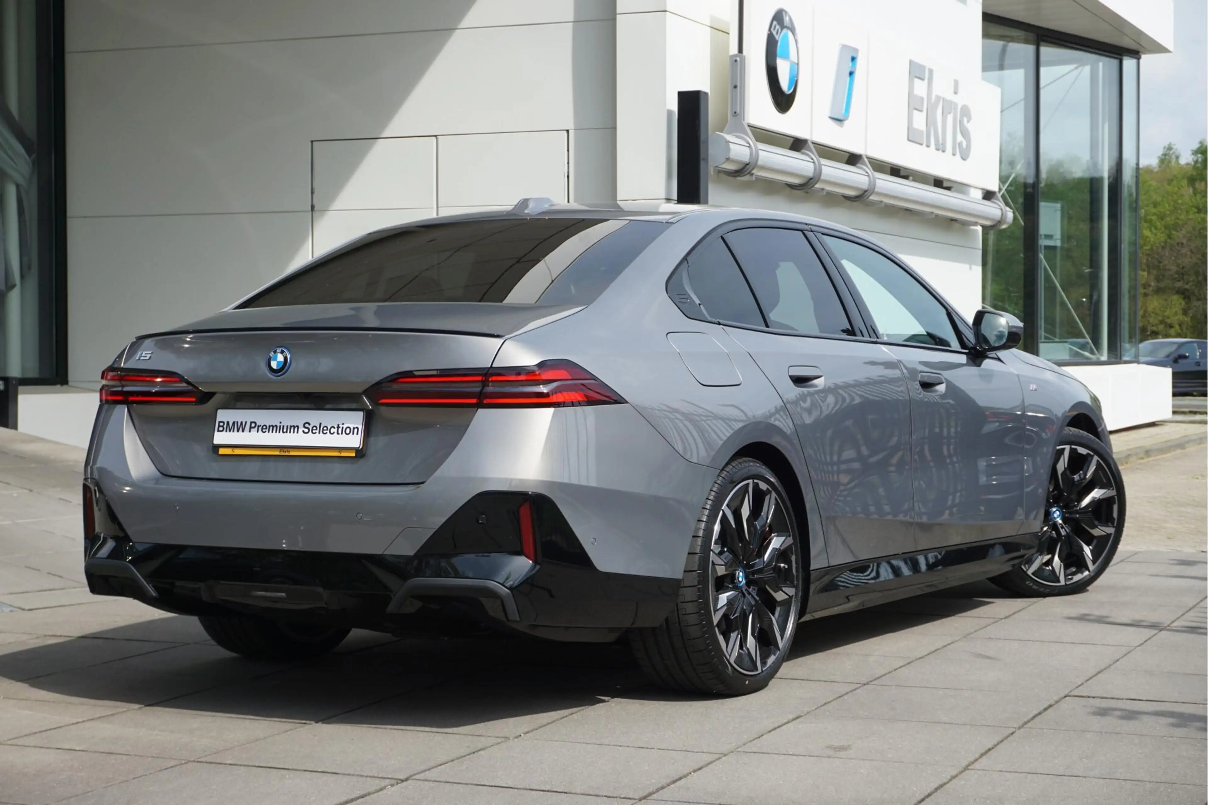 BMW i5 Sedan eDrive40 | M Sportpakket Pro | Harman Kardon — photo 2