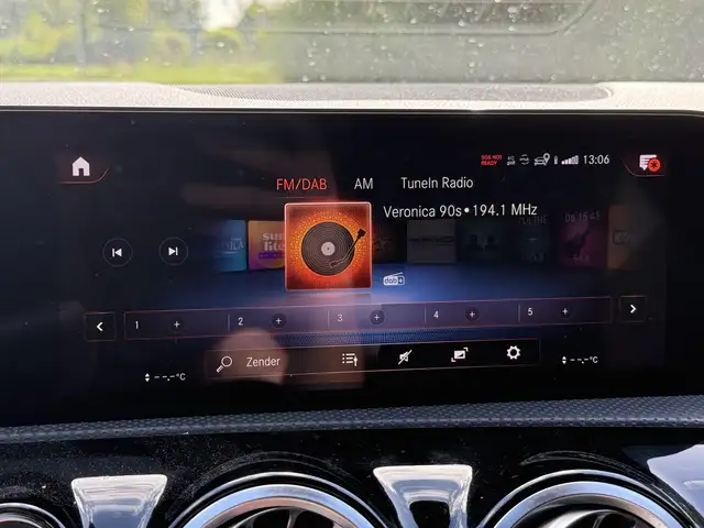Mercedes-Benz CLA view 28