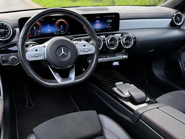 Mercedes-Benz CLA view 3